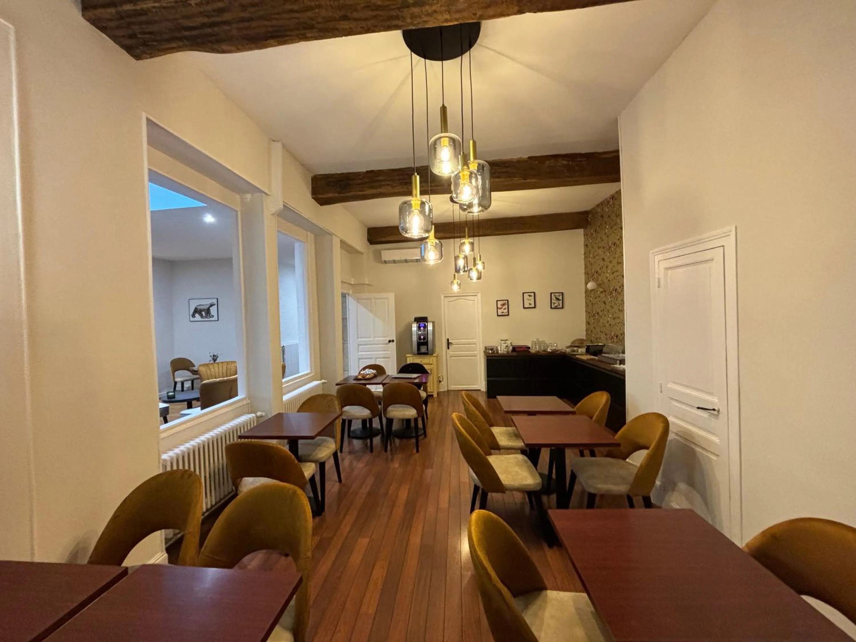 Property building in Hotel Le Jacquemart