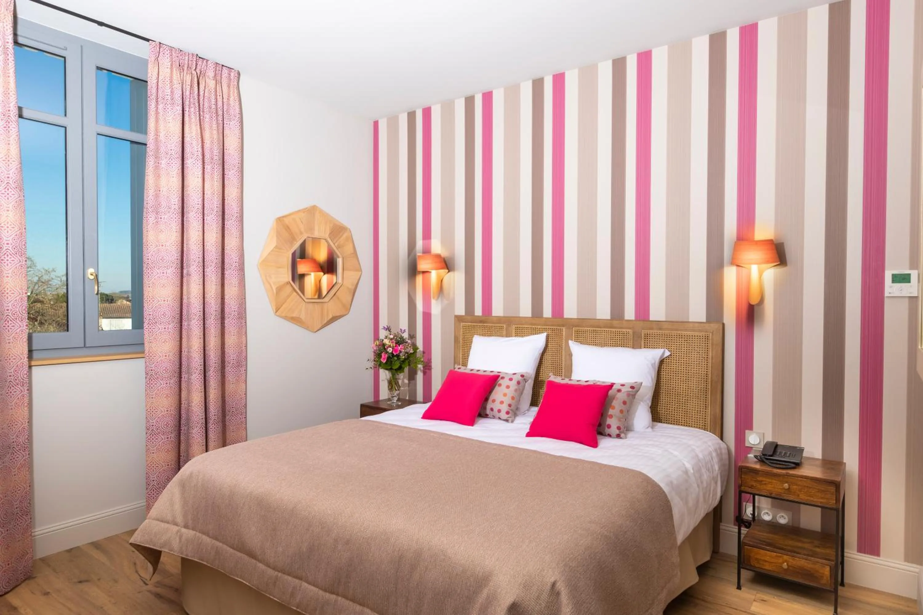 Bed in Hotel Clos Castel Villas Spa