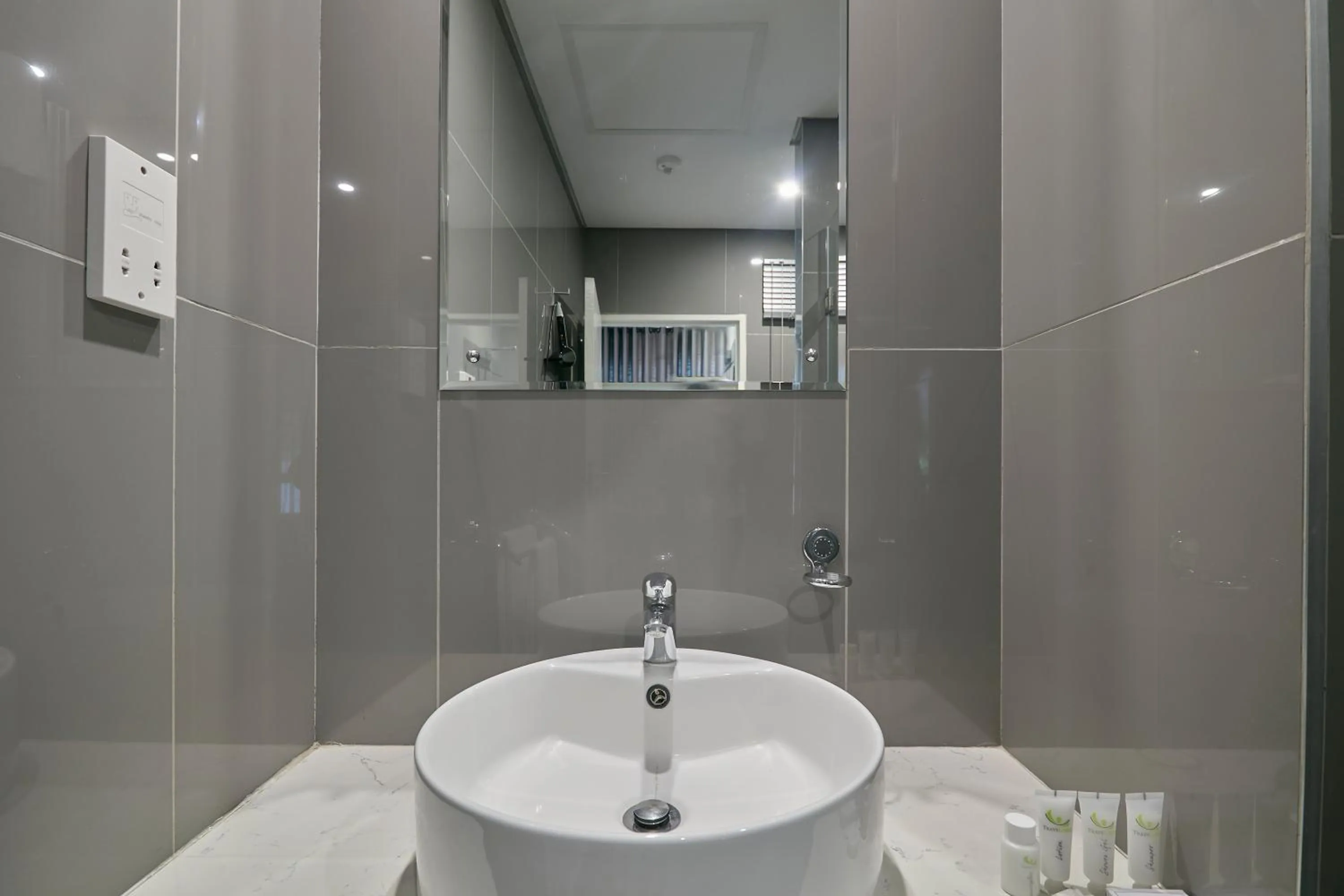 Bathroom in Kalahari Arms Hotel