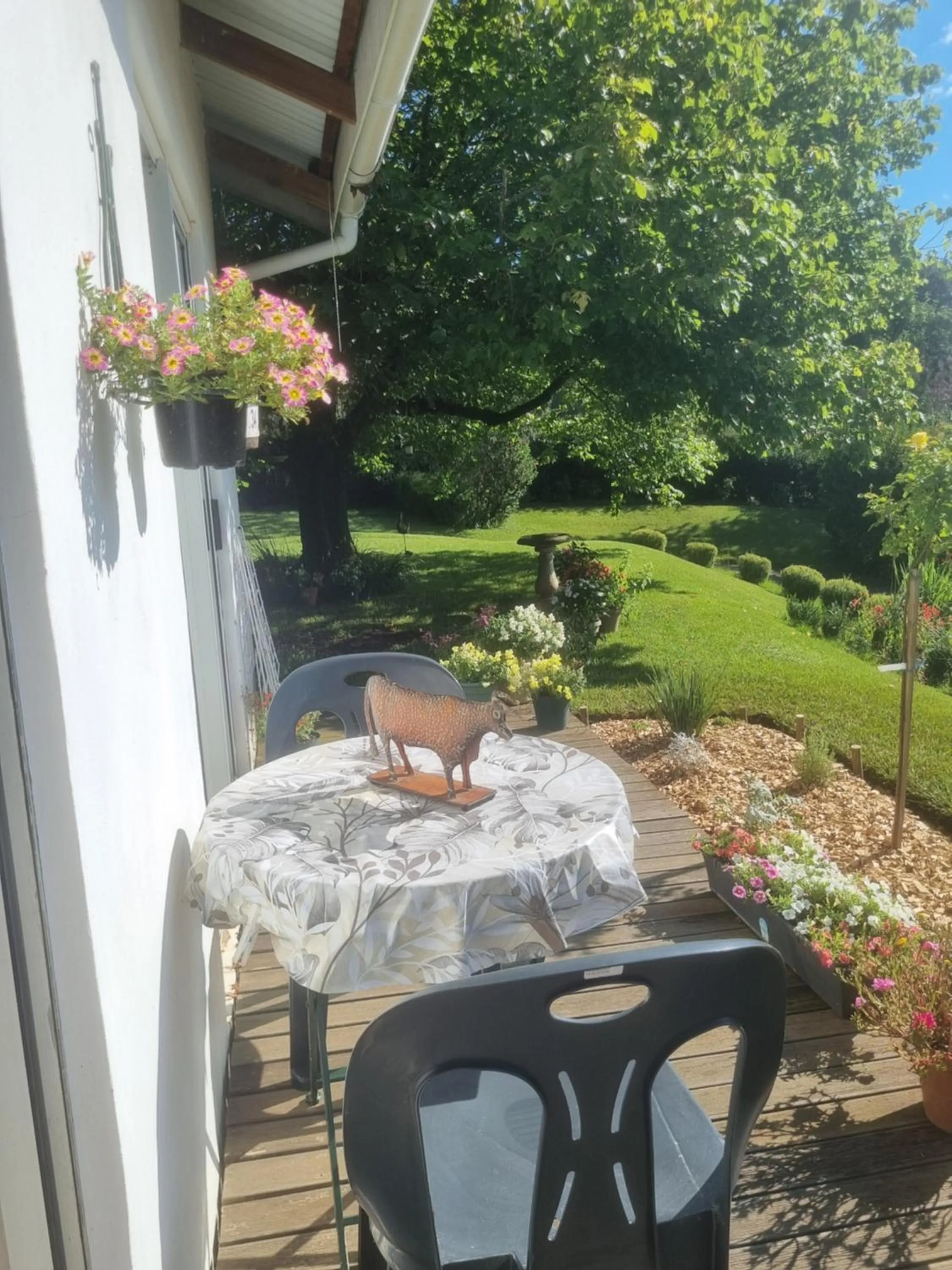 The Cottage on the Corner