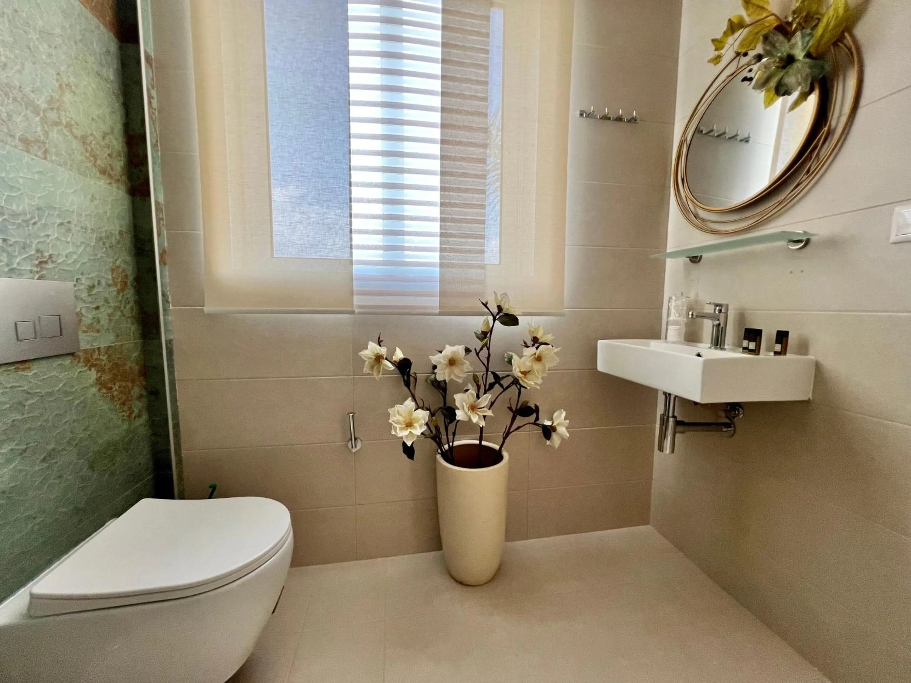 Shower in Maria Hotel Sisi