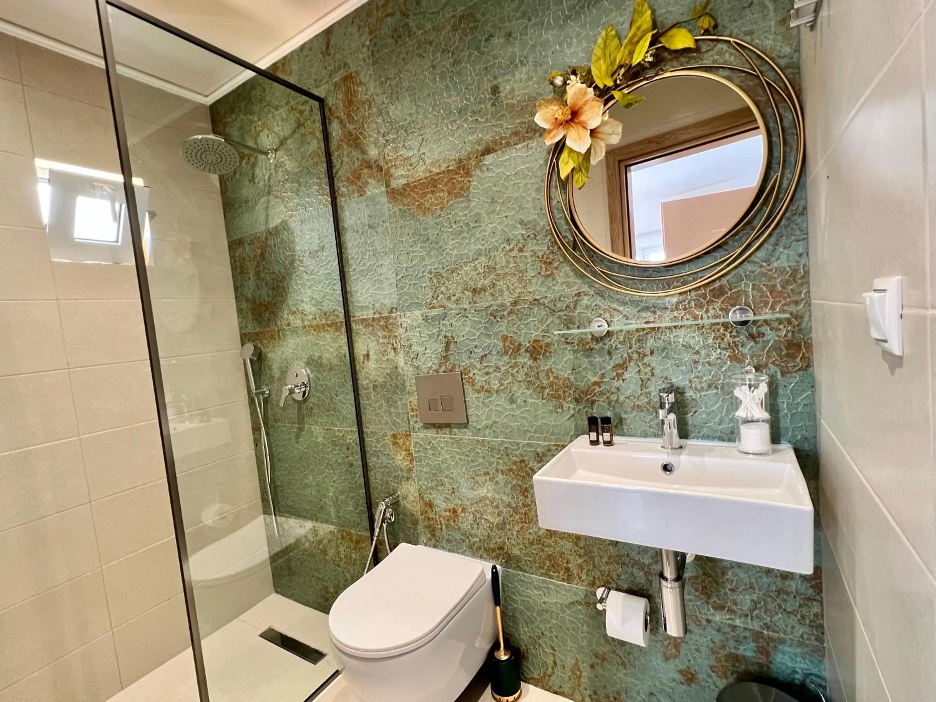 Shower in Maria Hotel Sisi