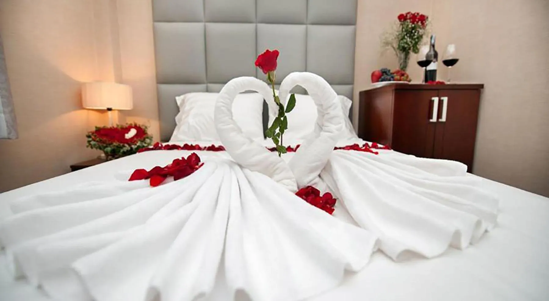 Photo of the whole room, Bed in ACE Hotel - Bến Thành