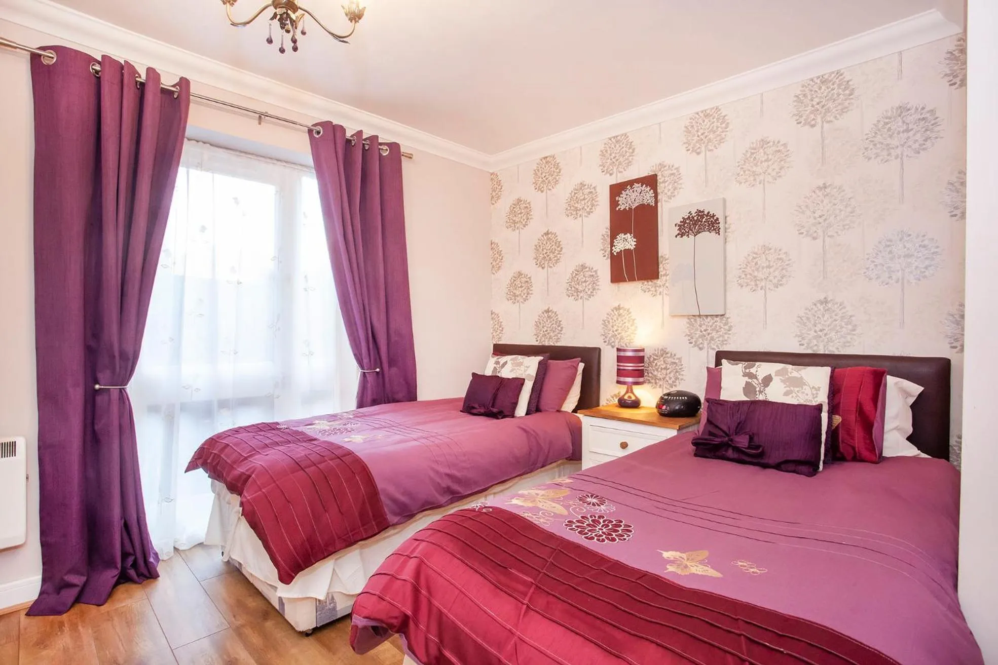 Bed in Riverbank View Three Bedroom Apartment with Free Parking