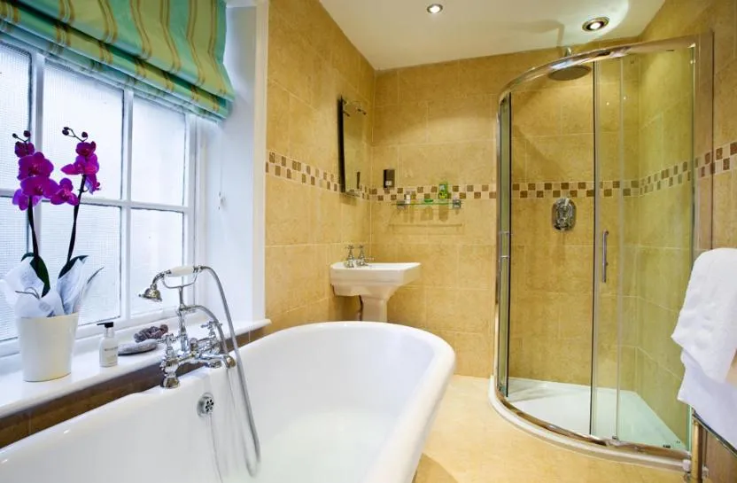 Bathroom in Castle House B and B