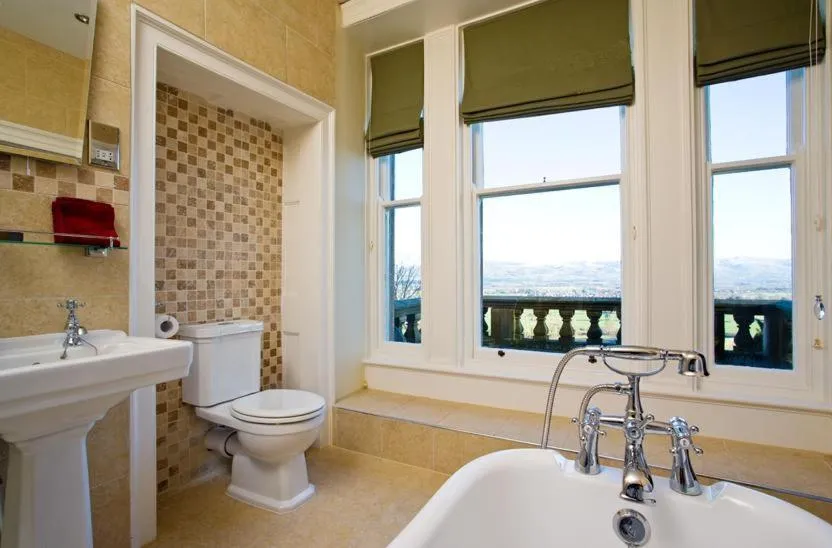 Bathroom in Castle House B and B