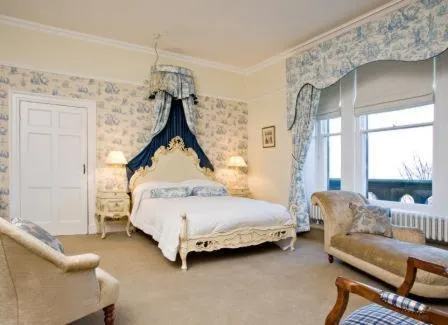 Day, Bed in Castle House B and B