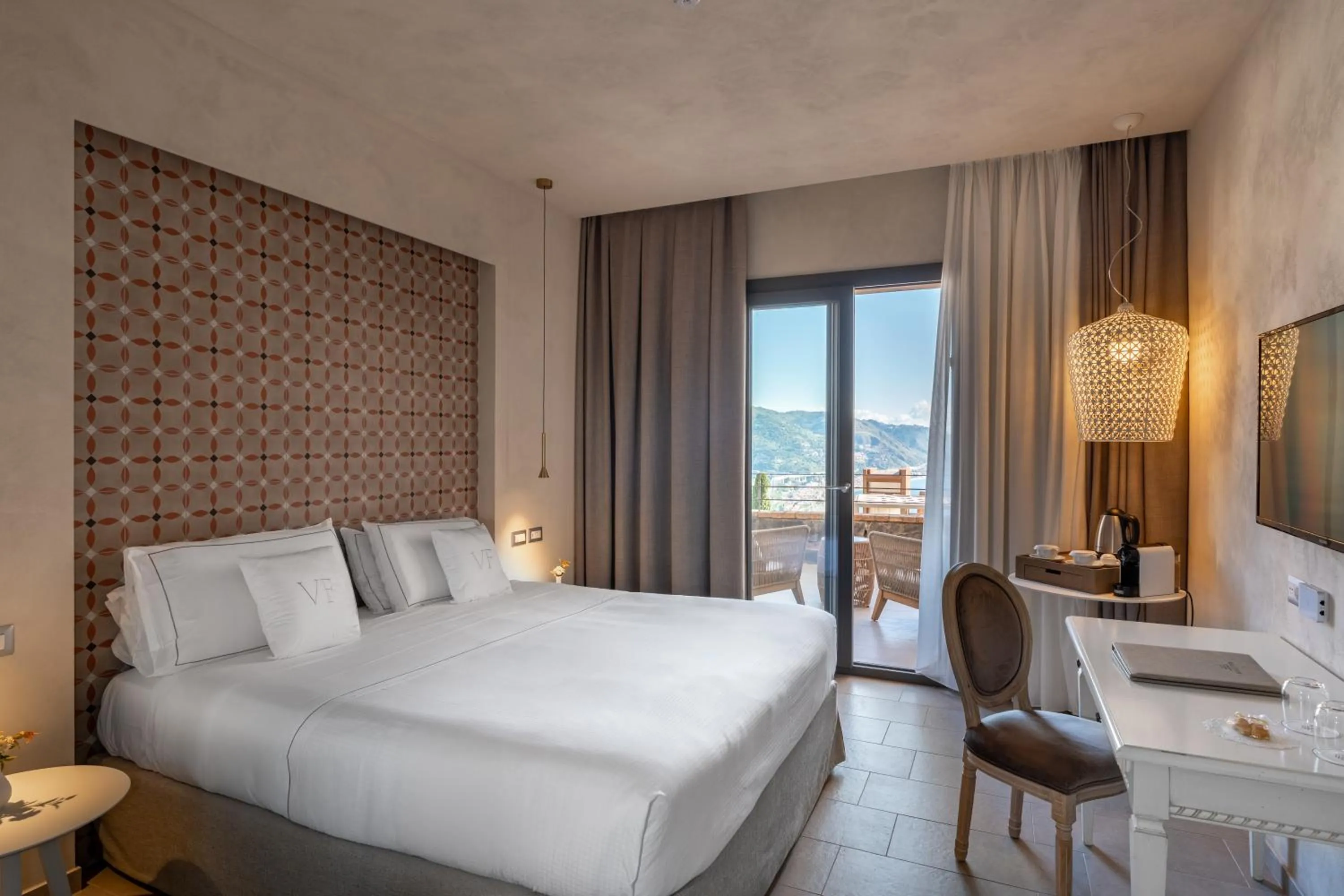 Bed in Villa Fiorita Boutique Hotel