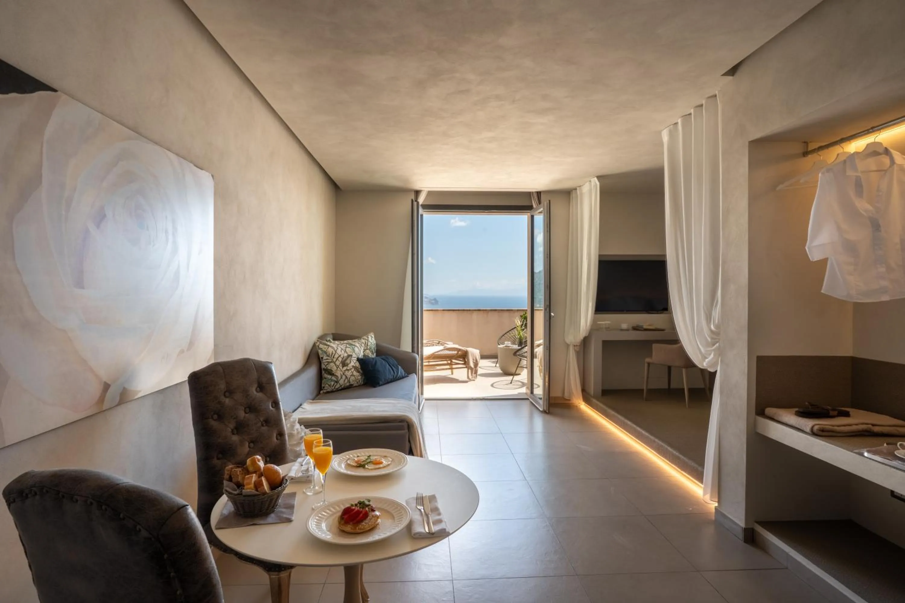 Bed in Villa Fiorita Boutique Hotel