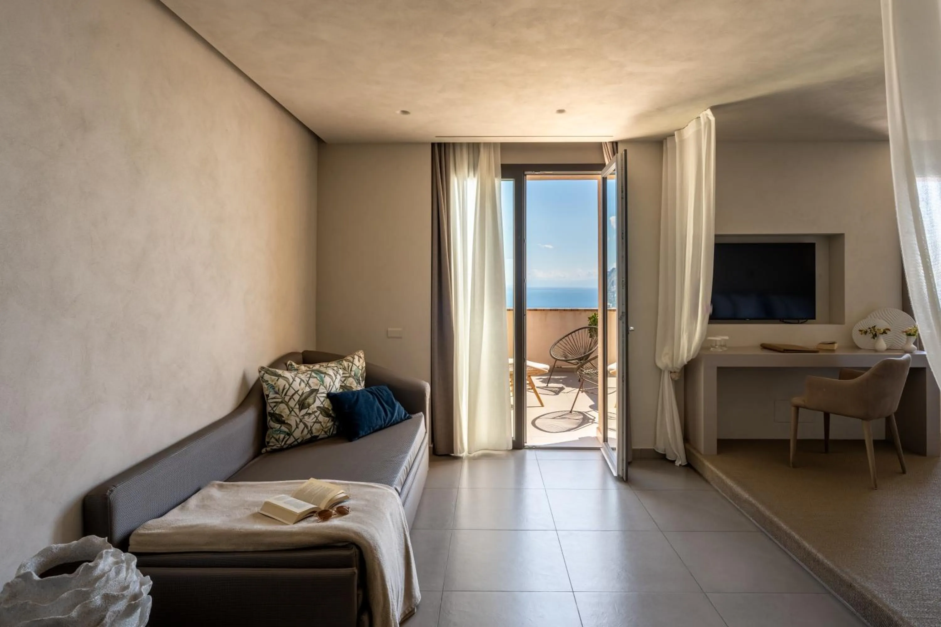 Bed in Villa Fiorita Boutique Hotel