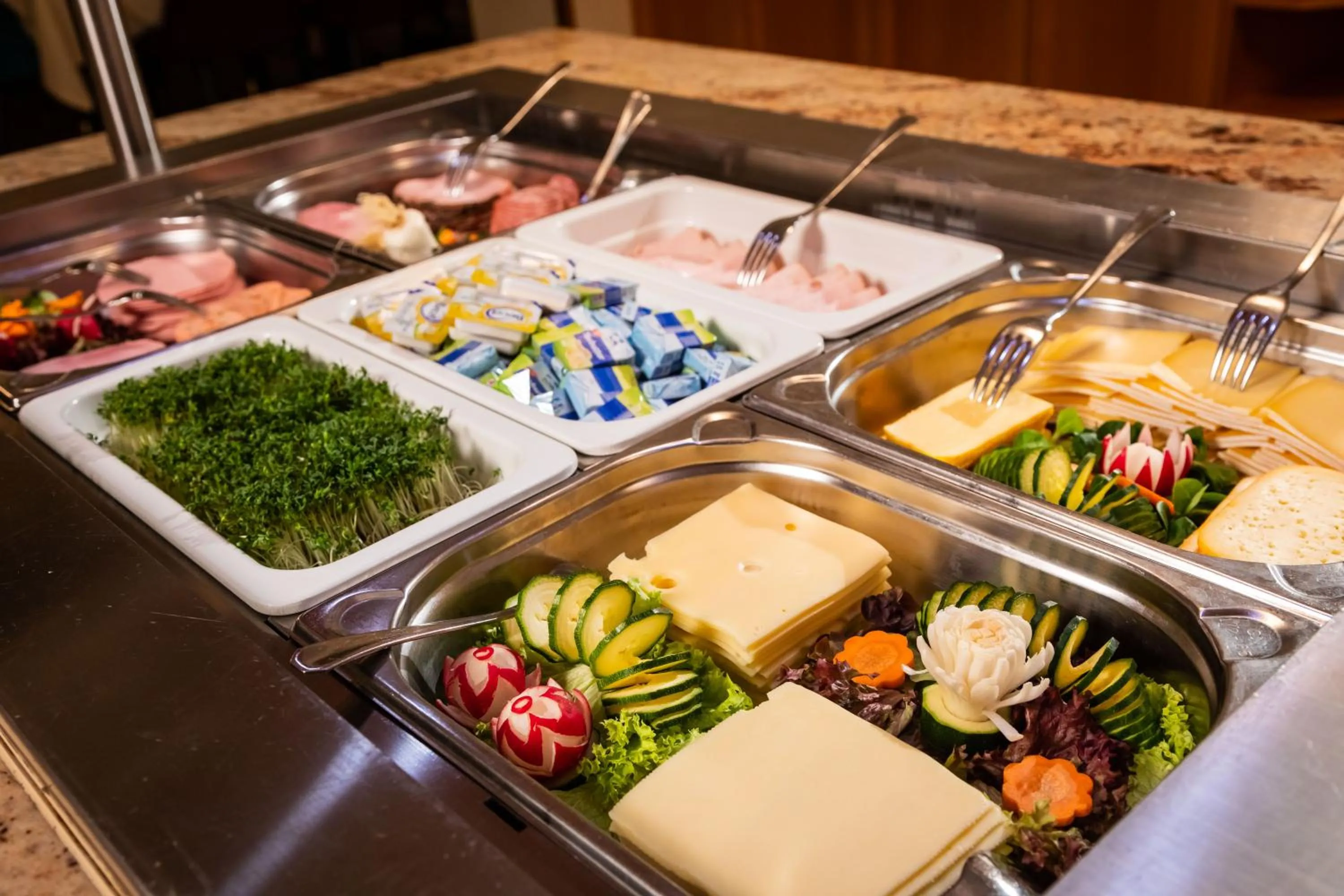 Restaurant/places to eat in Hotel Allmer