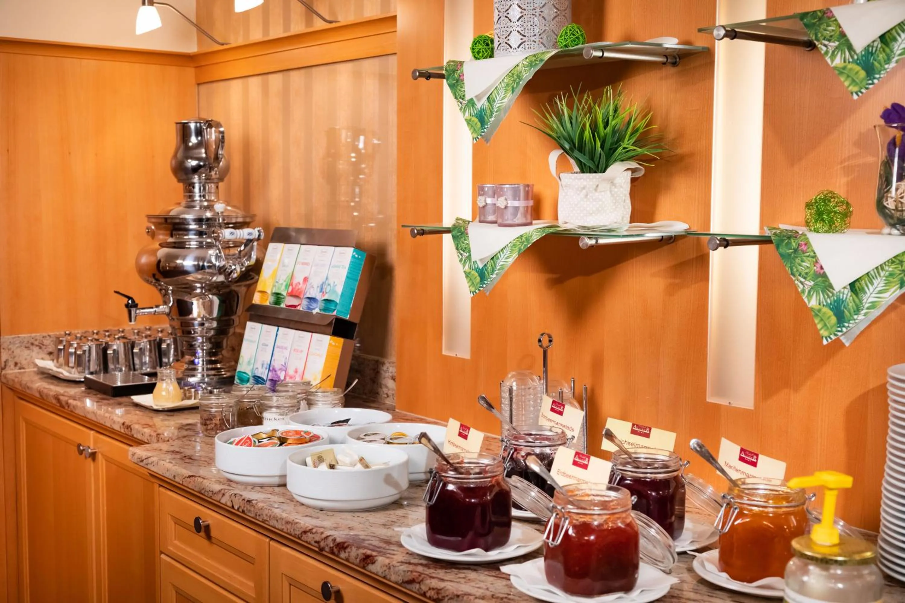 Restaurant/places to eat in Hotel Allmer