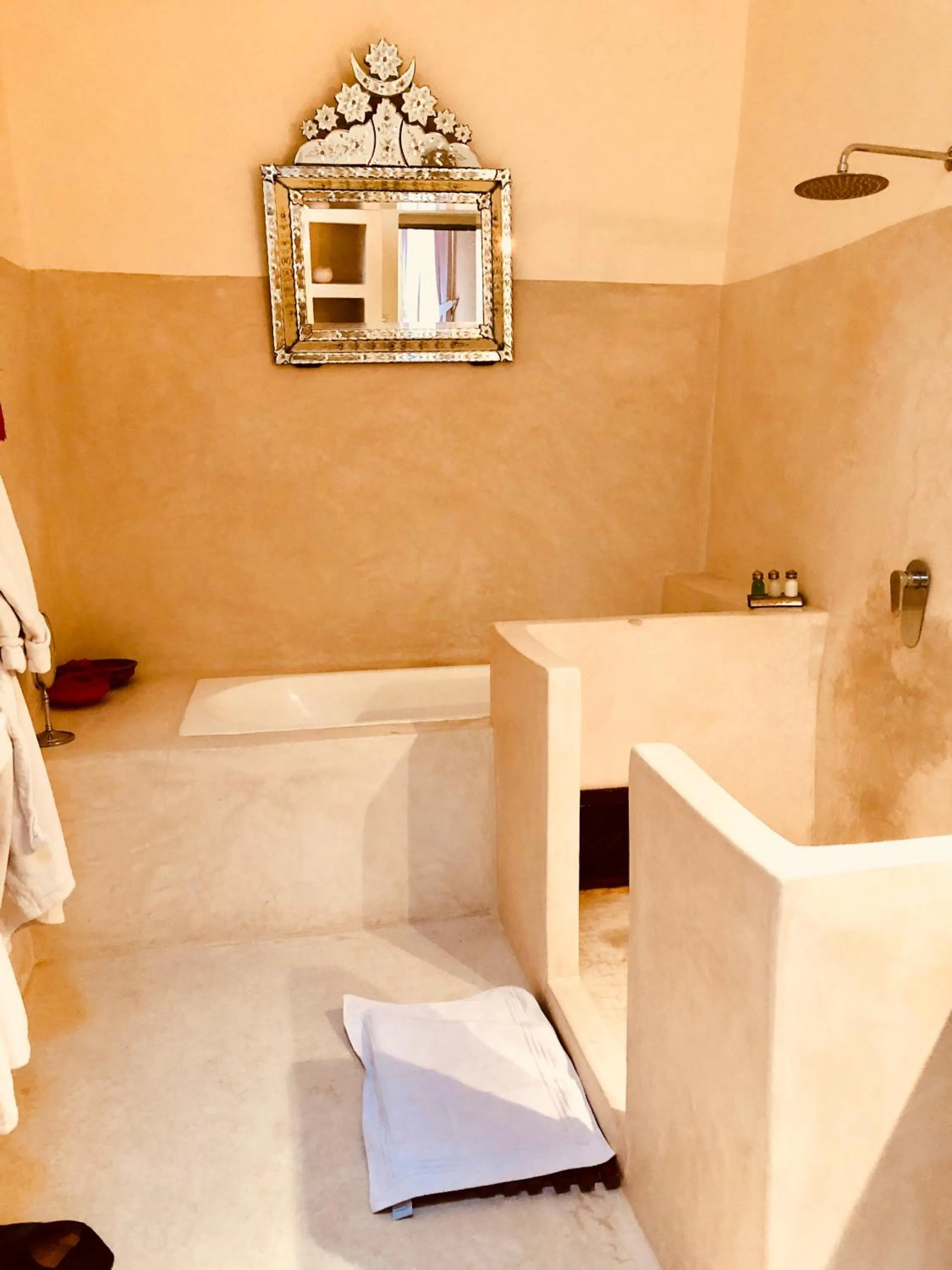 Bathroom in Riad Tizwa Marrakech