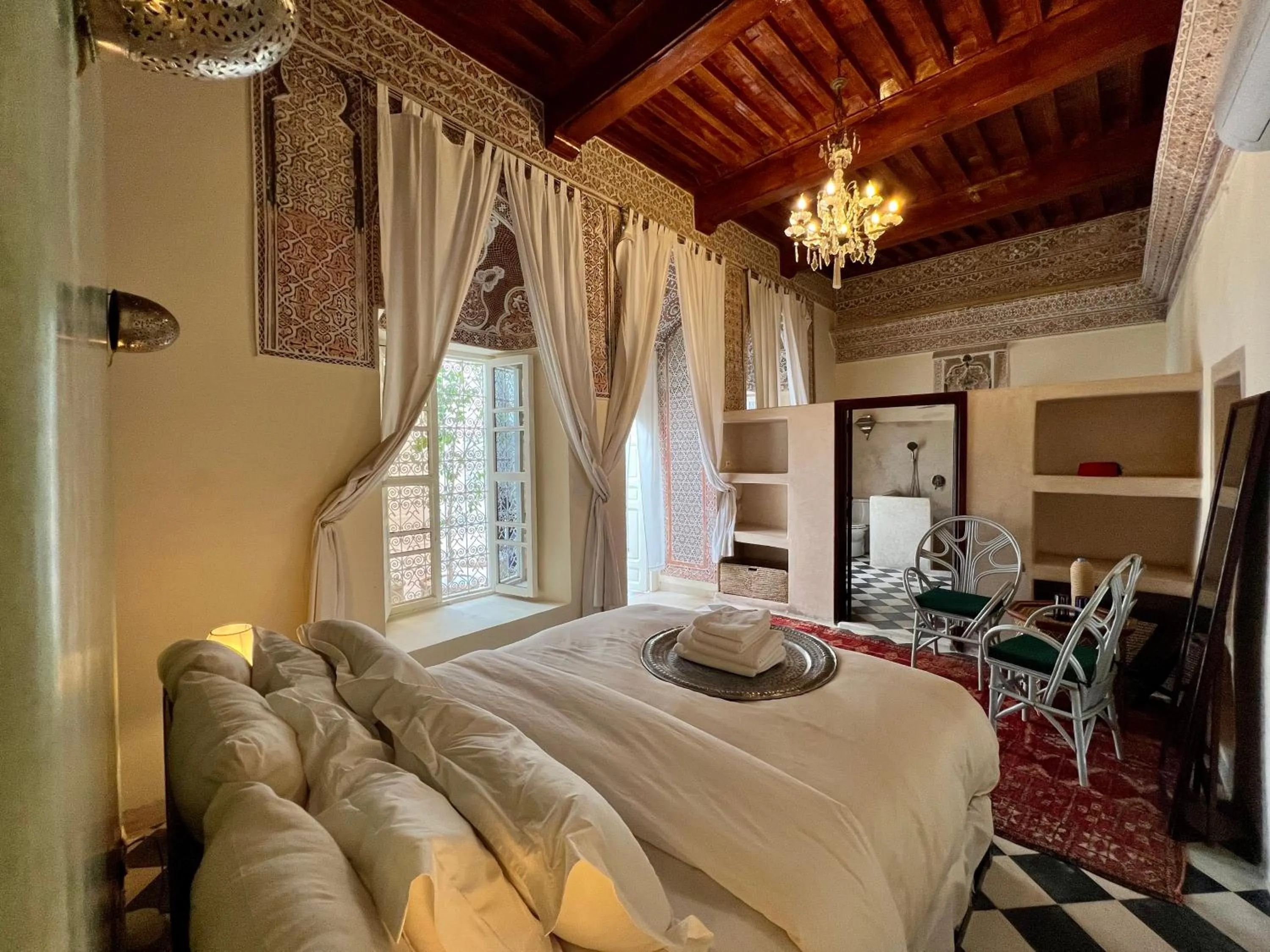 Toilet, Bed in Riad Tizwa Marrakech