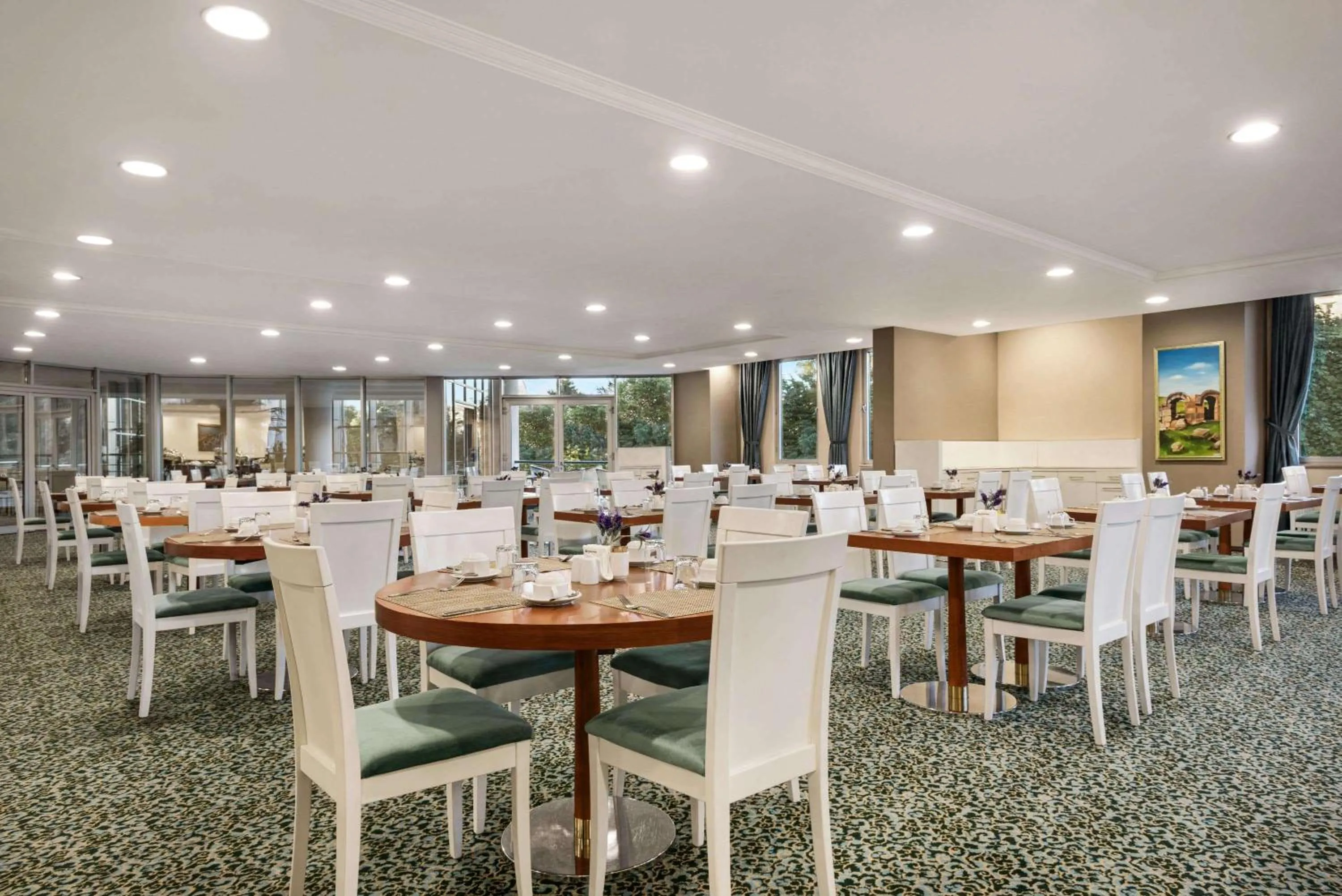 Restaurant/places to eat in Wyndham Grand Kayseri