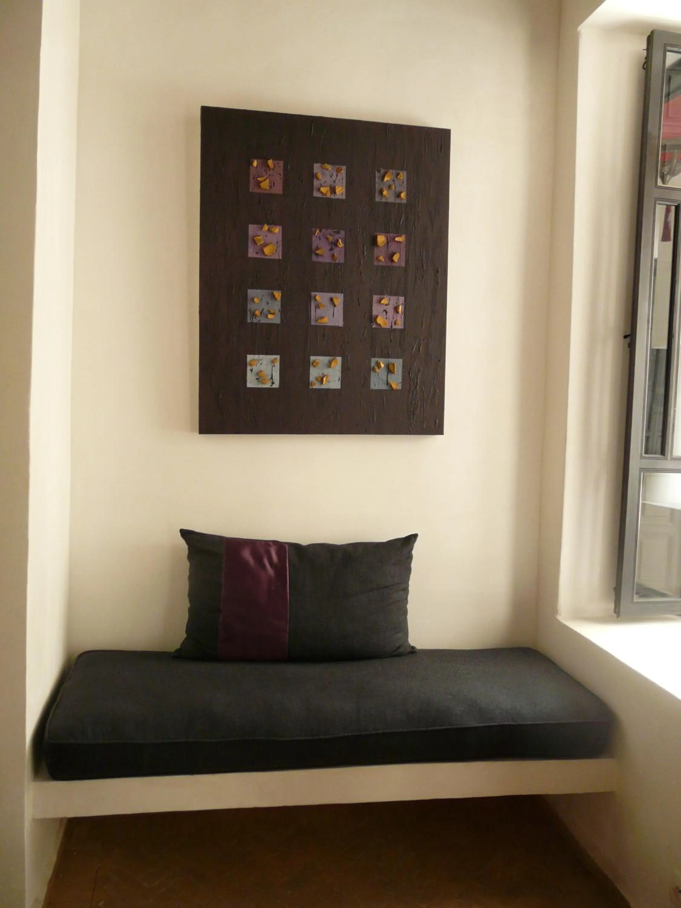 Decorative detail in Maison Manzano