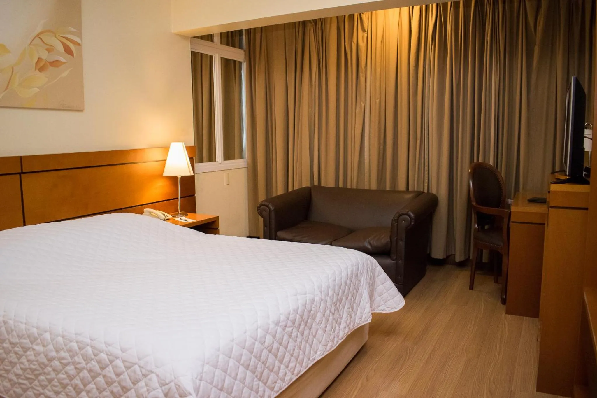 Bed in Hotel Jacques Georges Business