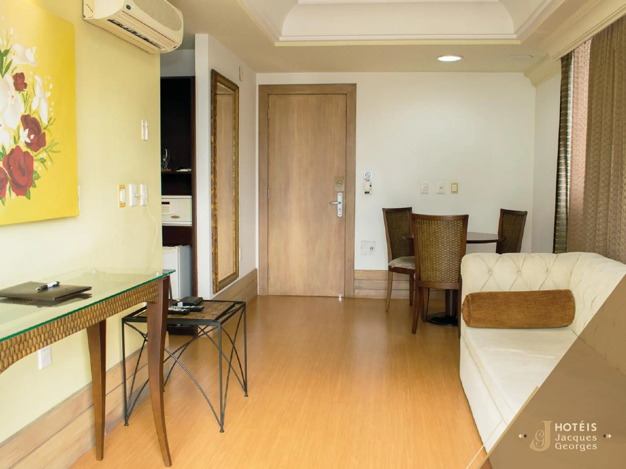 Bed in Hotel Jacques Georges Business