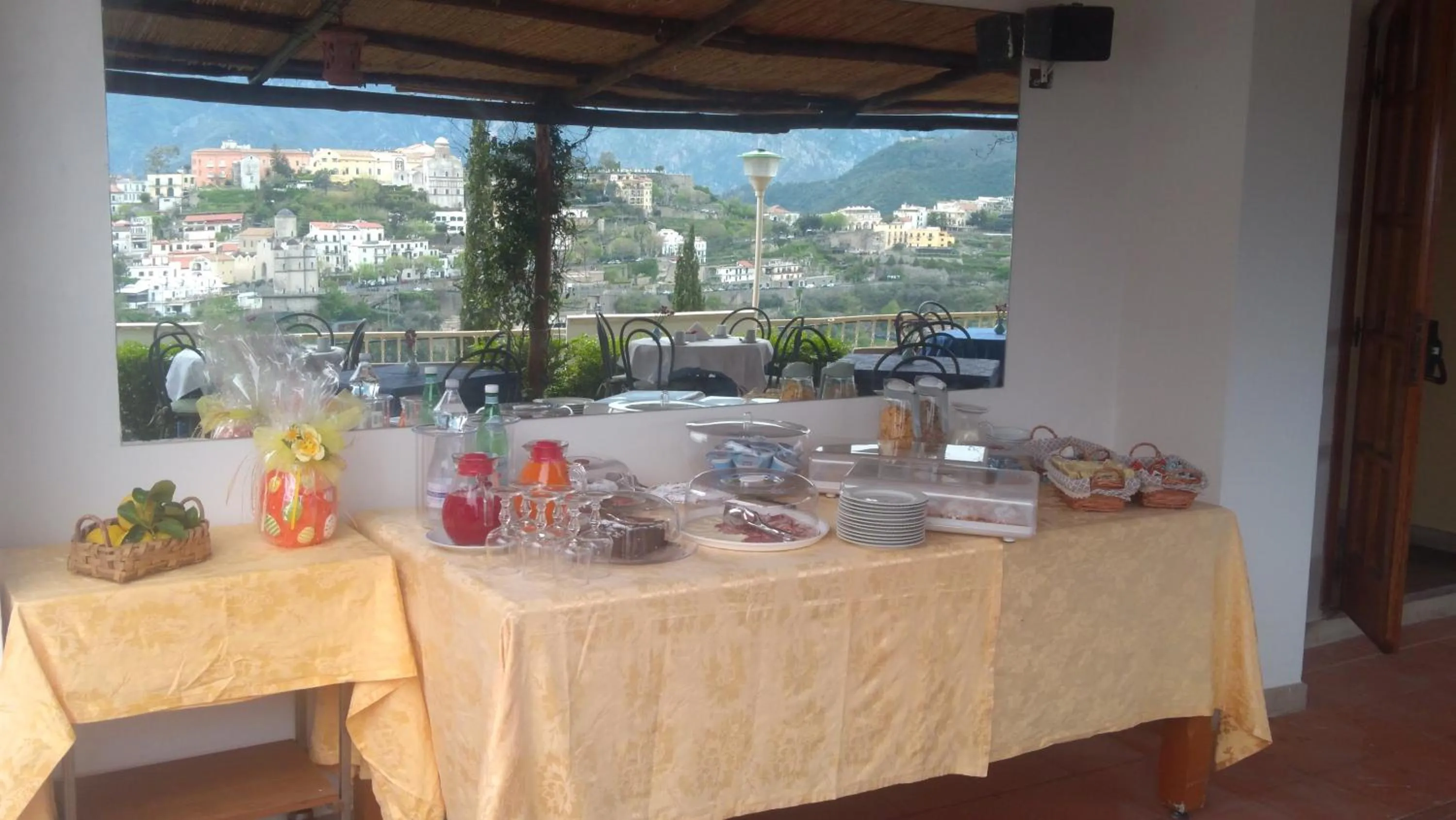 Breakfast in Ravello View