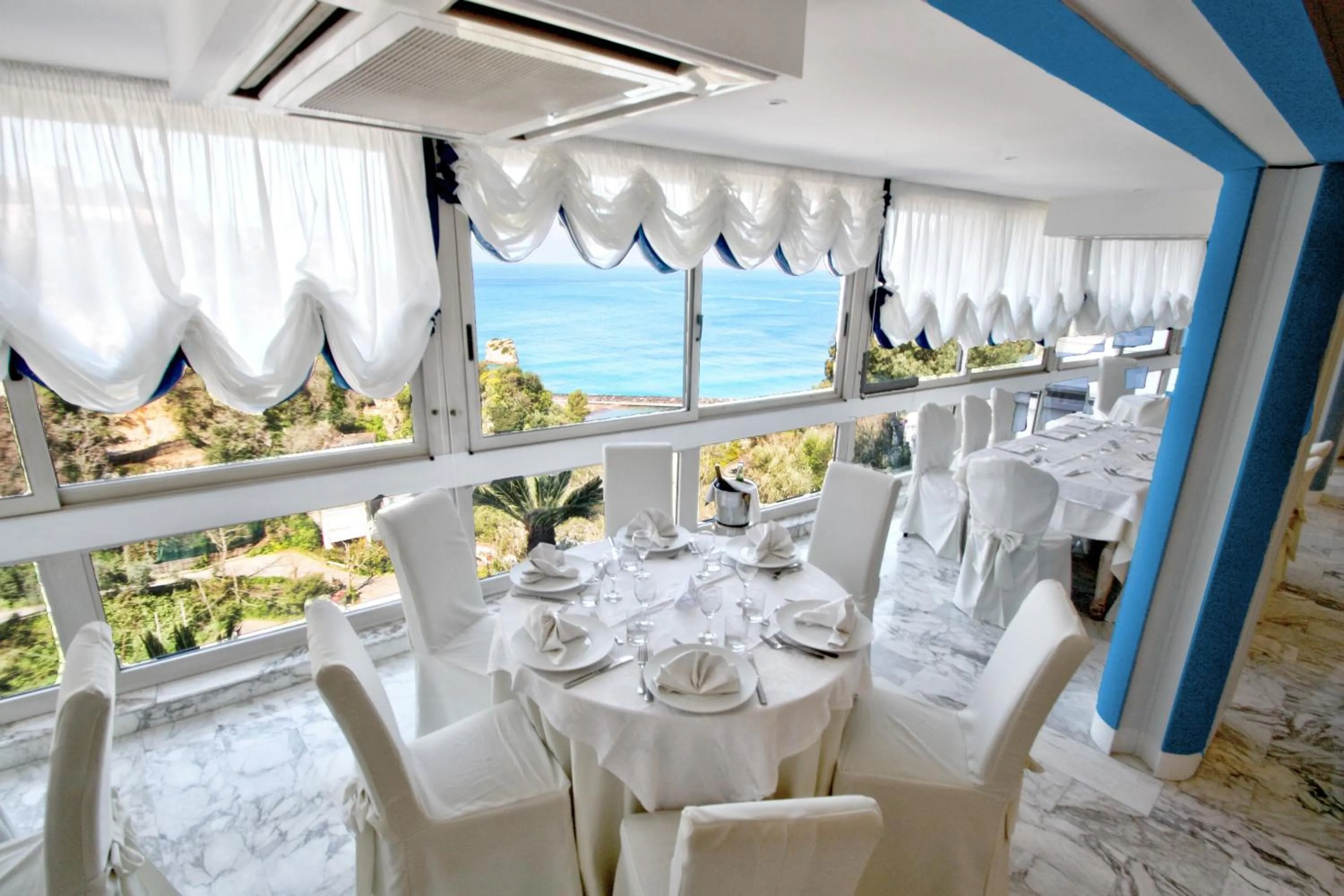 Restaurant/places to eat in Hotel Oriente