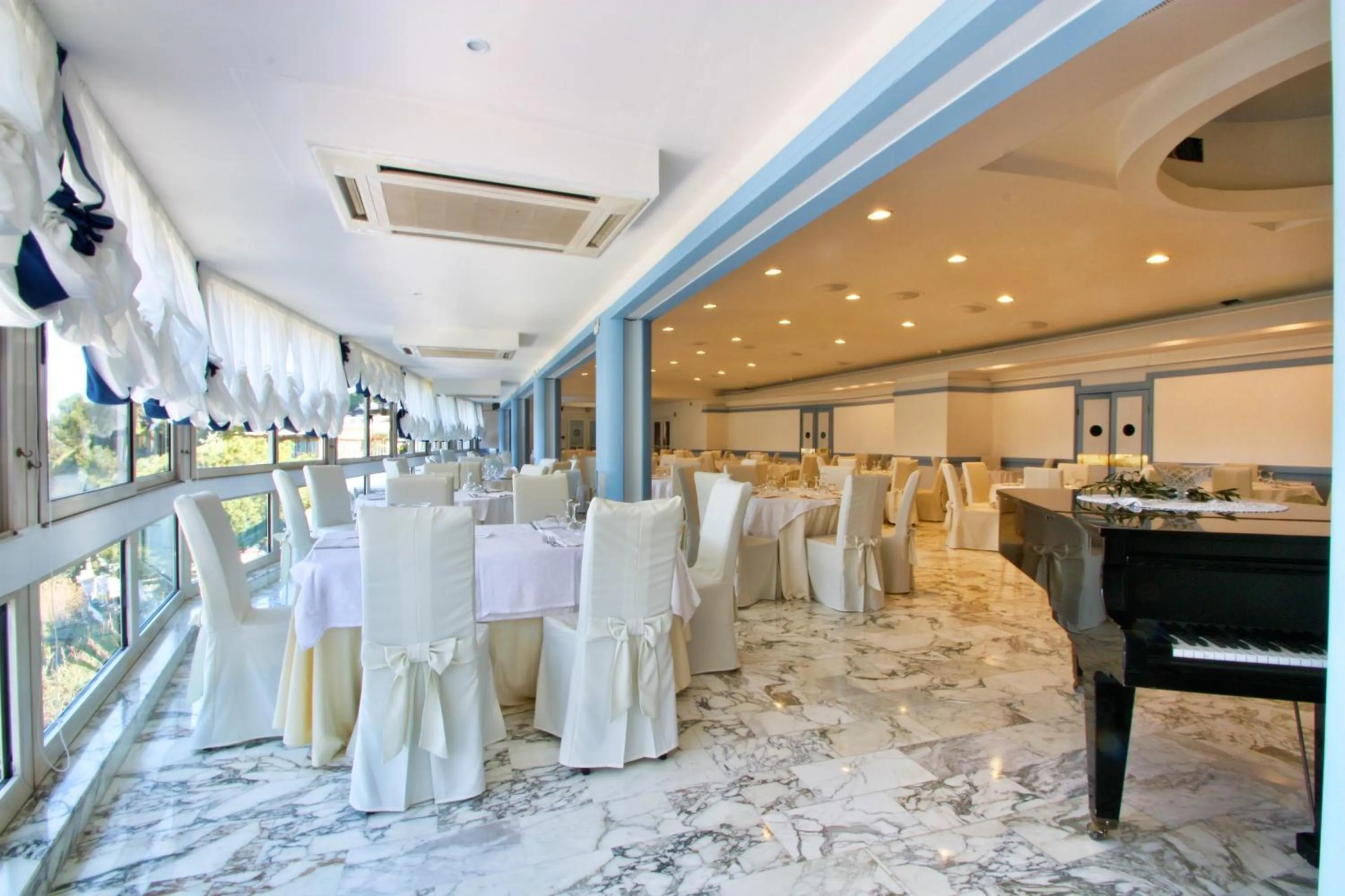 Restaurant/places to eat in Hotel Oriente