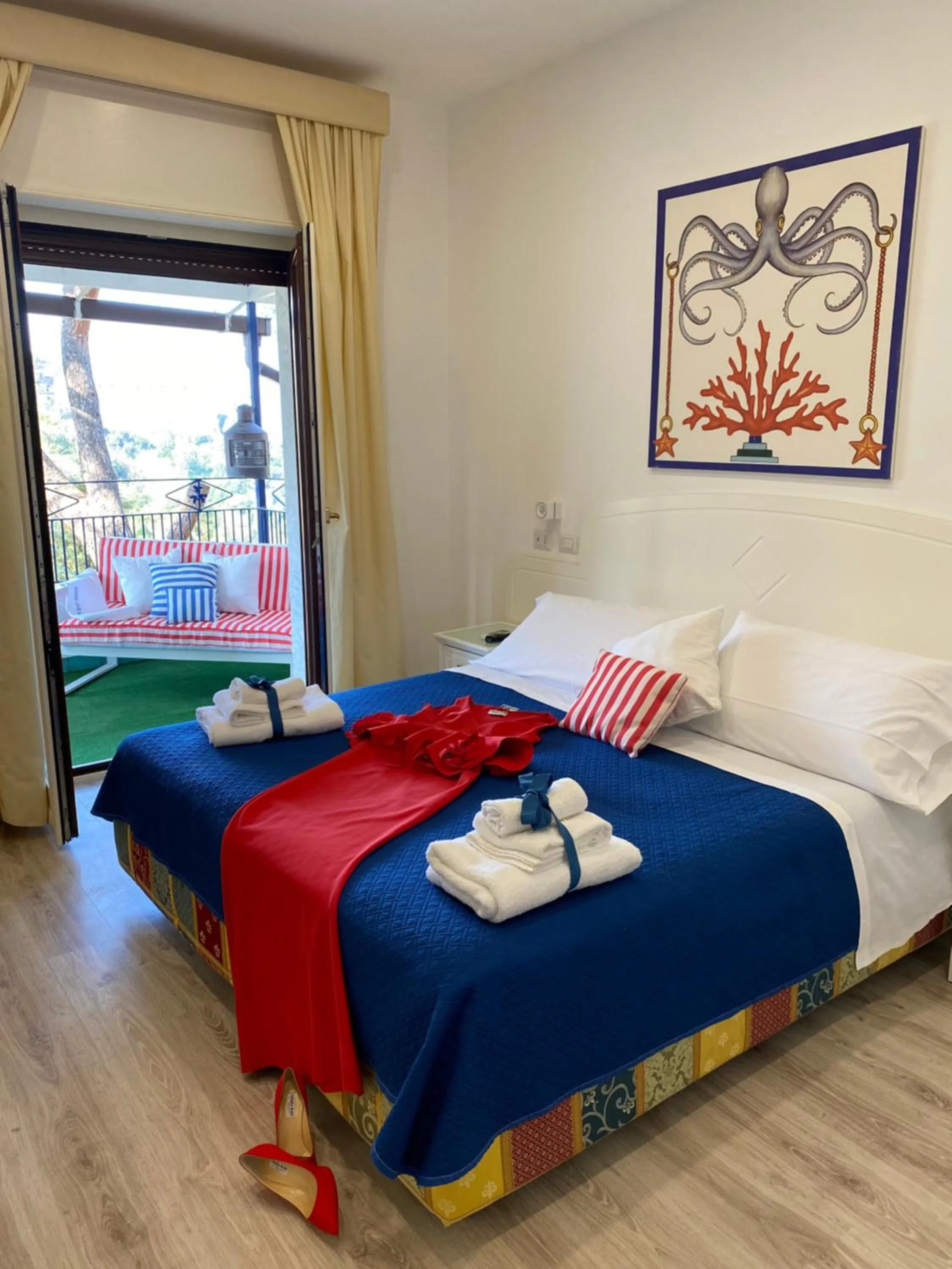 Spring, Bed in Hotel Oriente