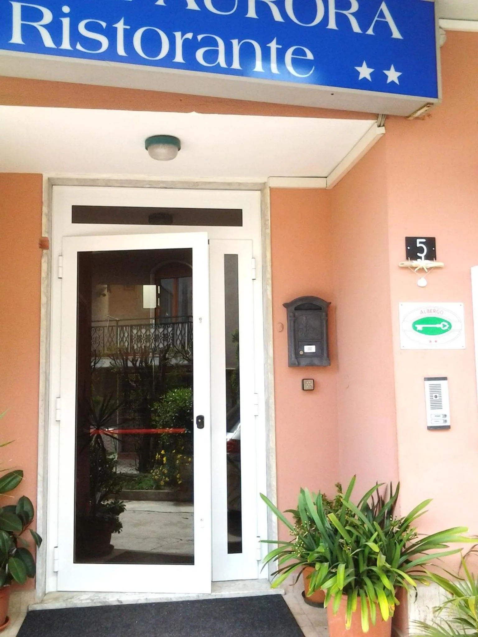 Facade/entrance in Hotel Aurora