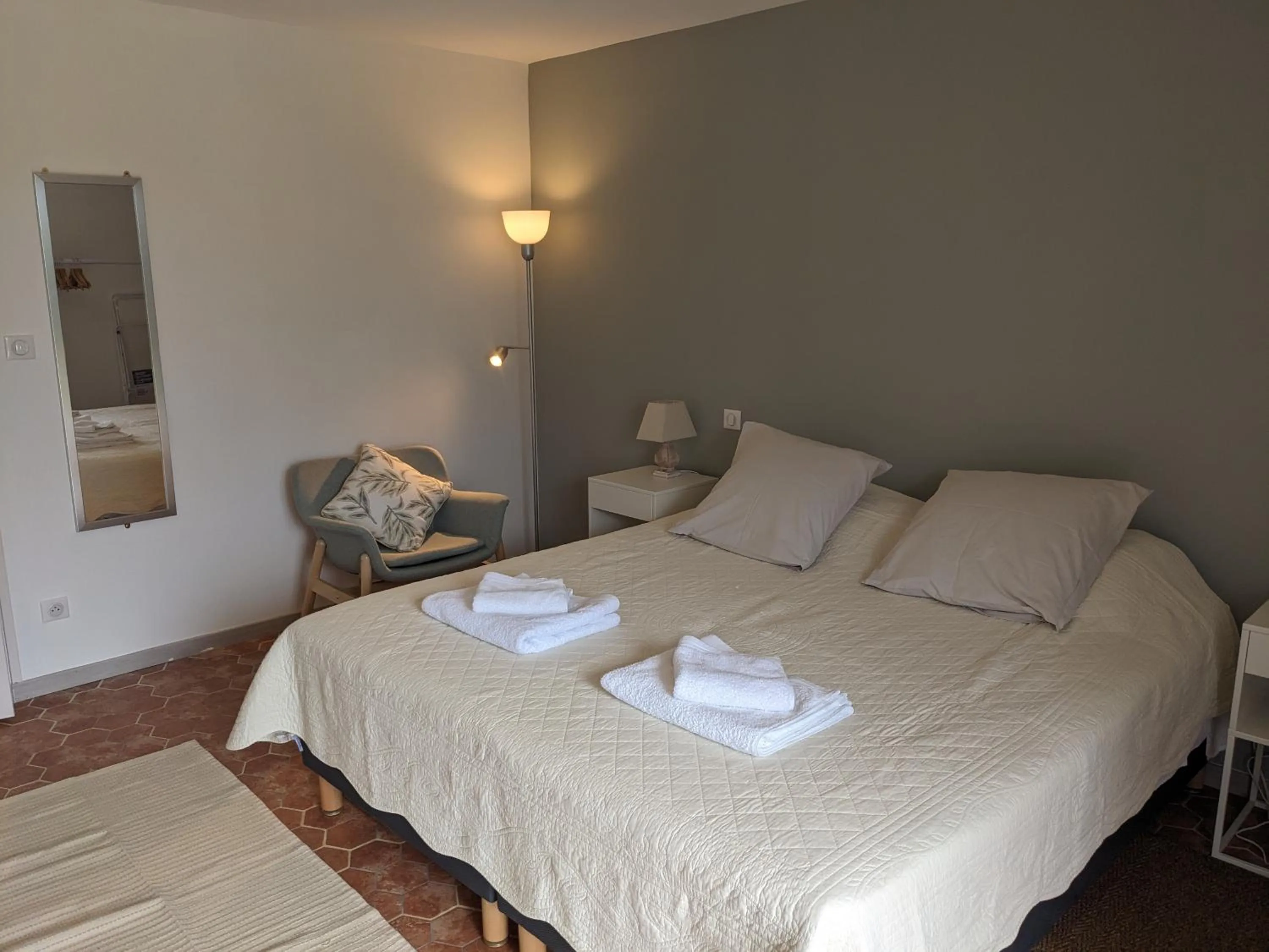 Nearby landmark, Bed in Domaine de Fleurie