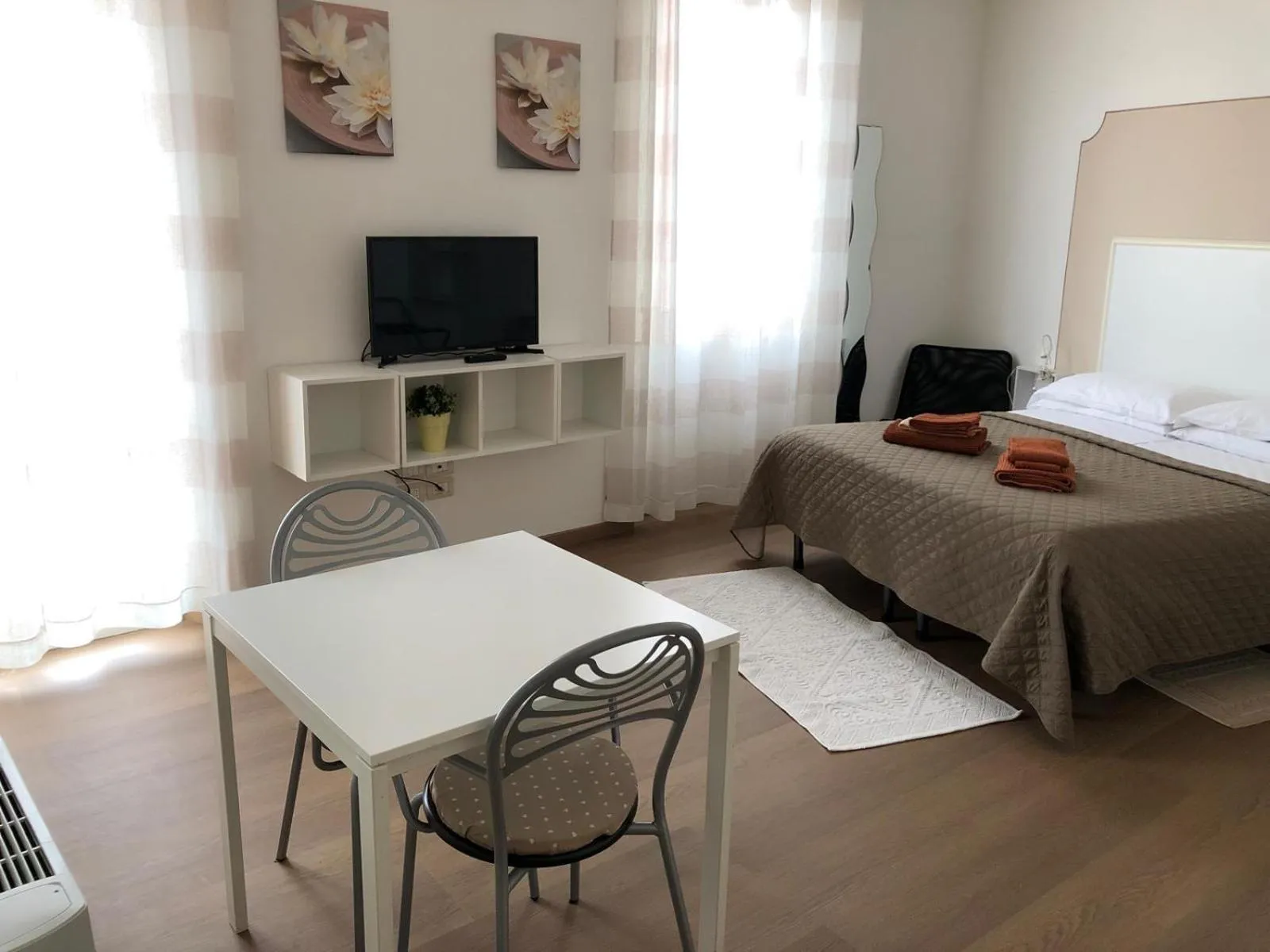 Bedroom, Bed in Residence Gloria