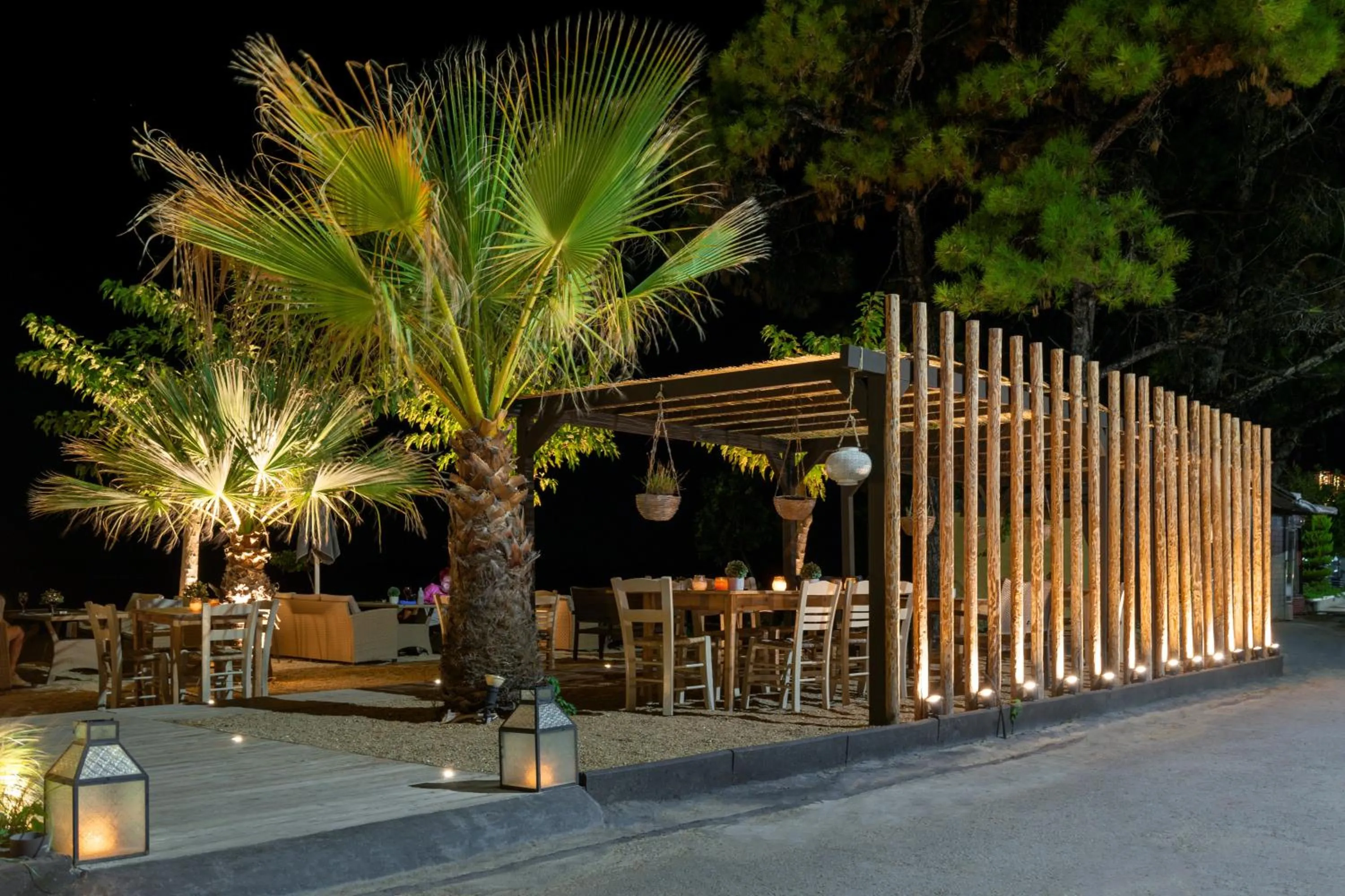 Night in Beach Hotel Kapahi