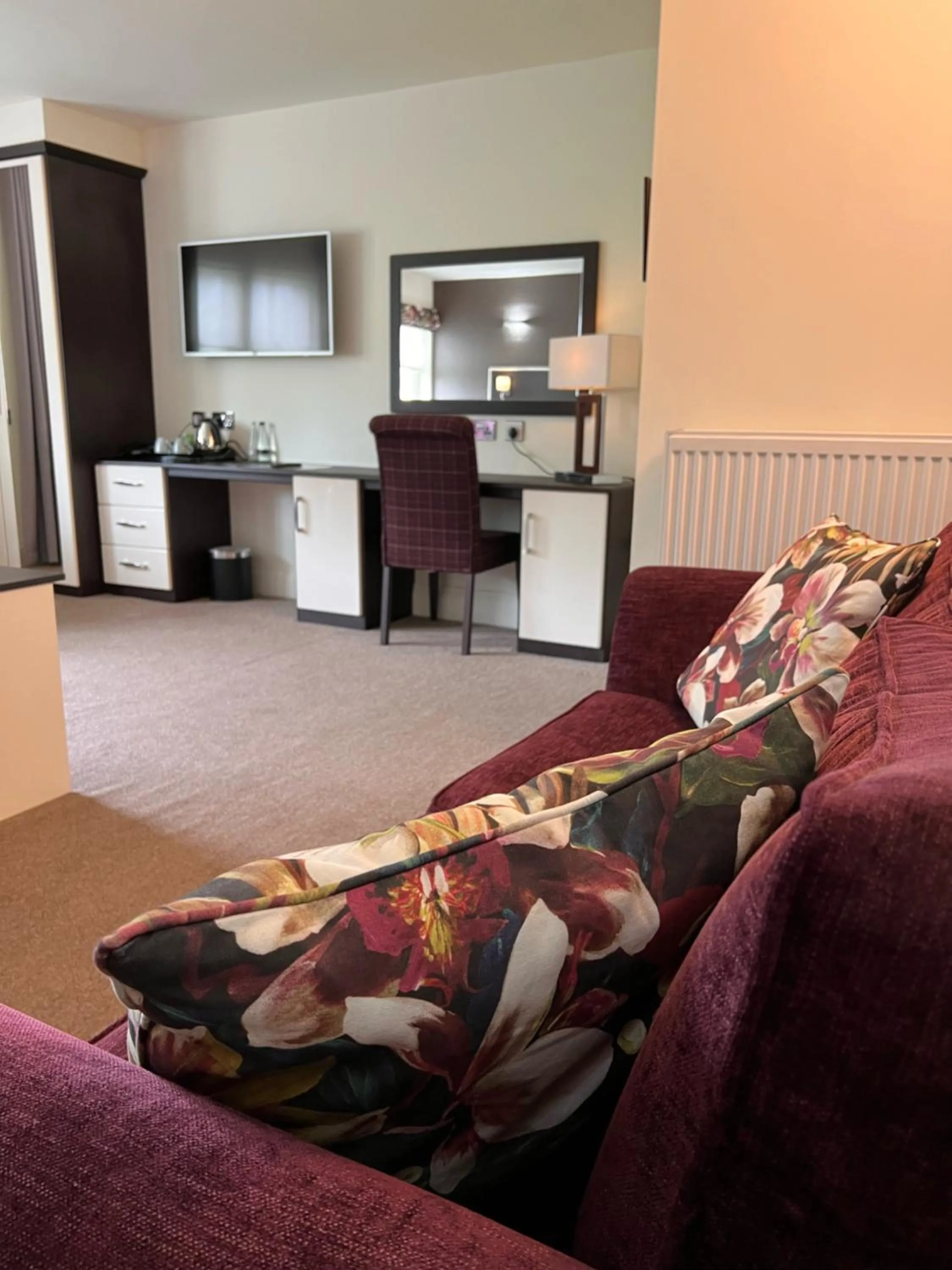 Bedroom in The Craven Heifer Inn