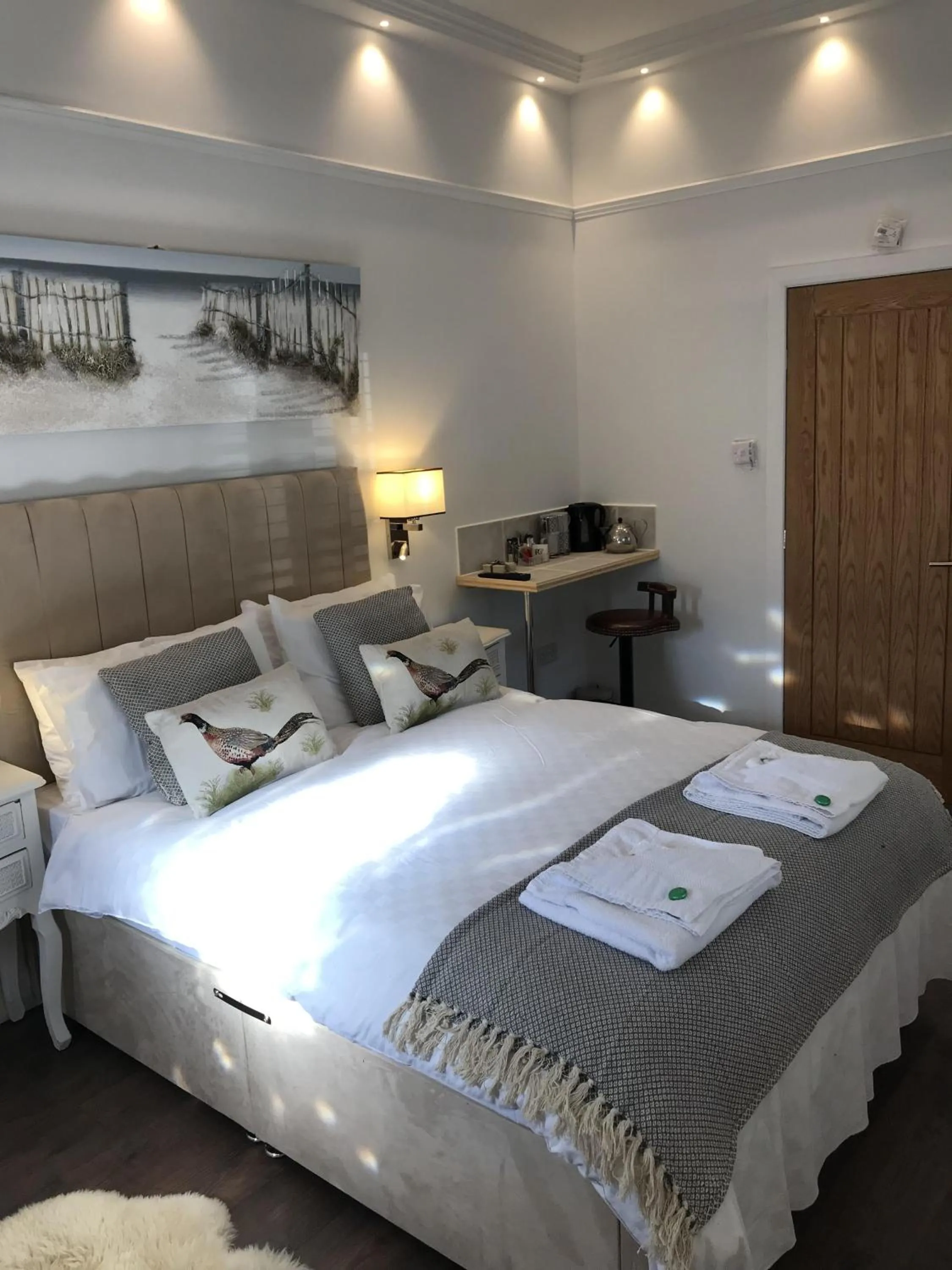 Bedroom, Bed in Old Thatch Bambers Green