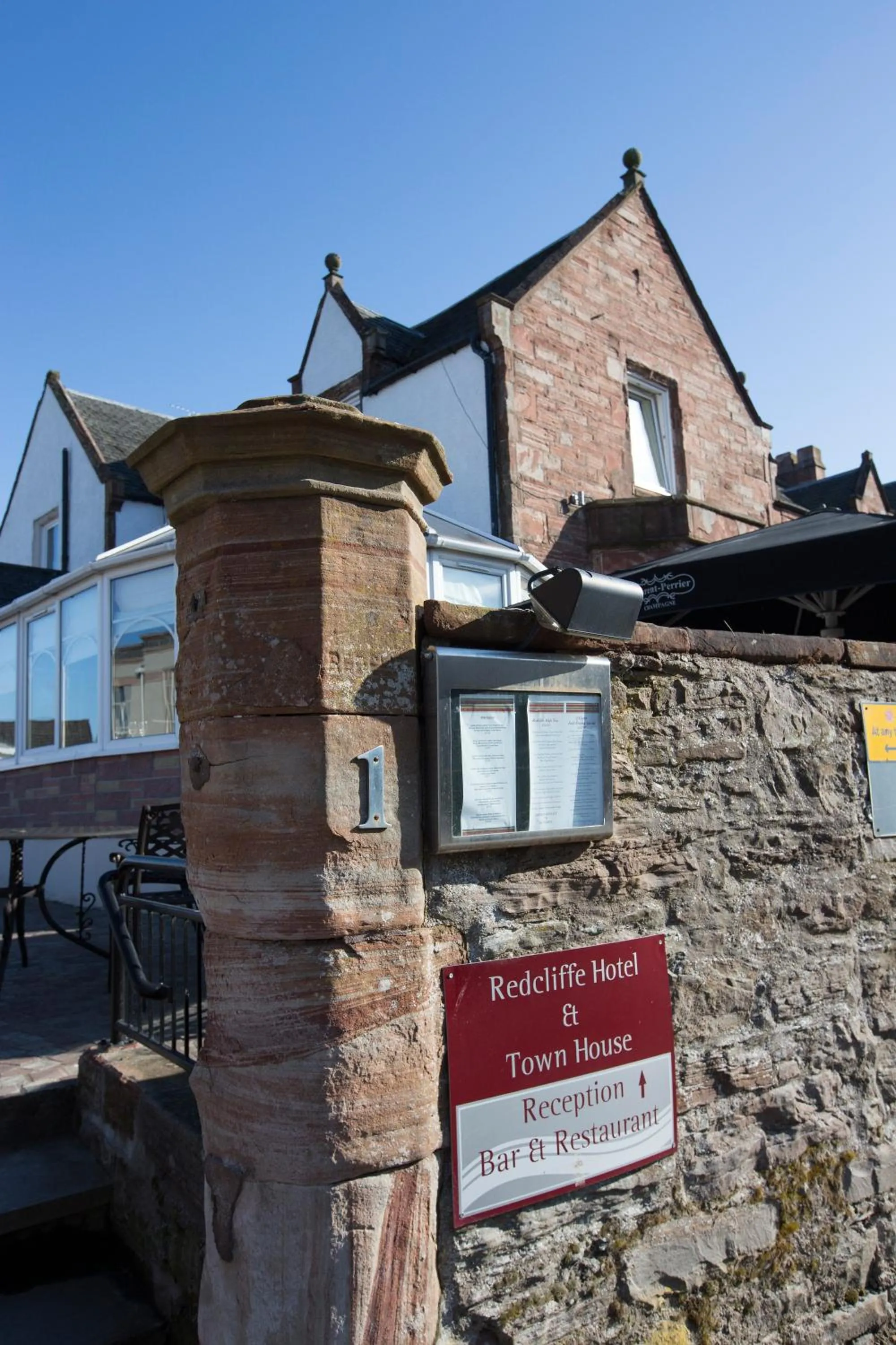 Facade/entrance in Redcliffe Hotel