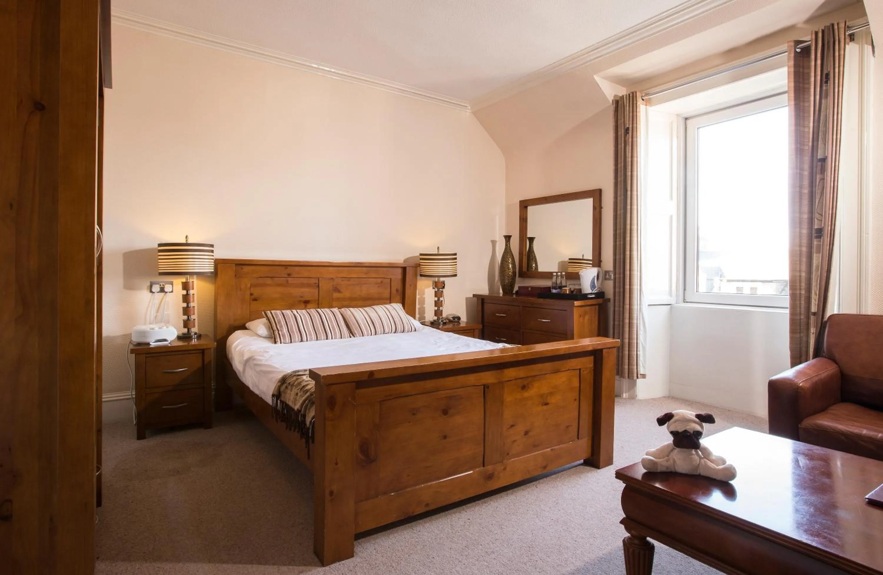 Bedroom, Bed in Redcliffe Hotel