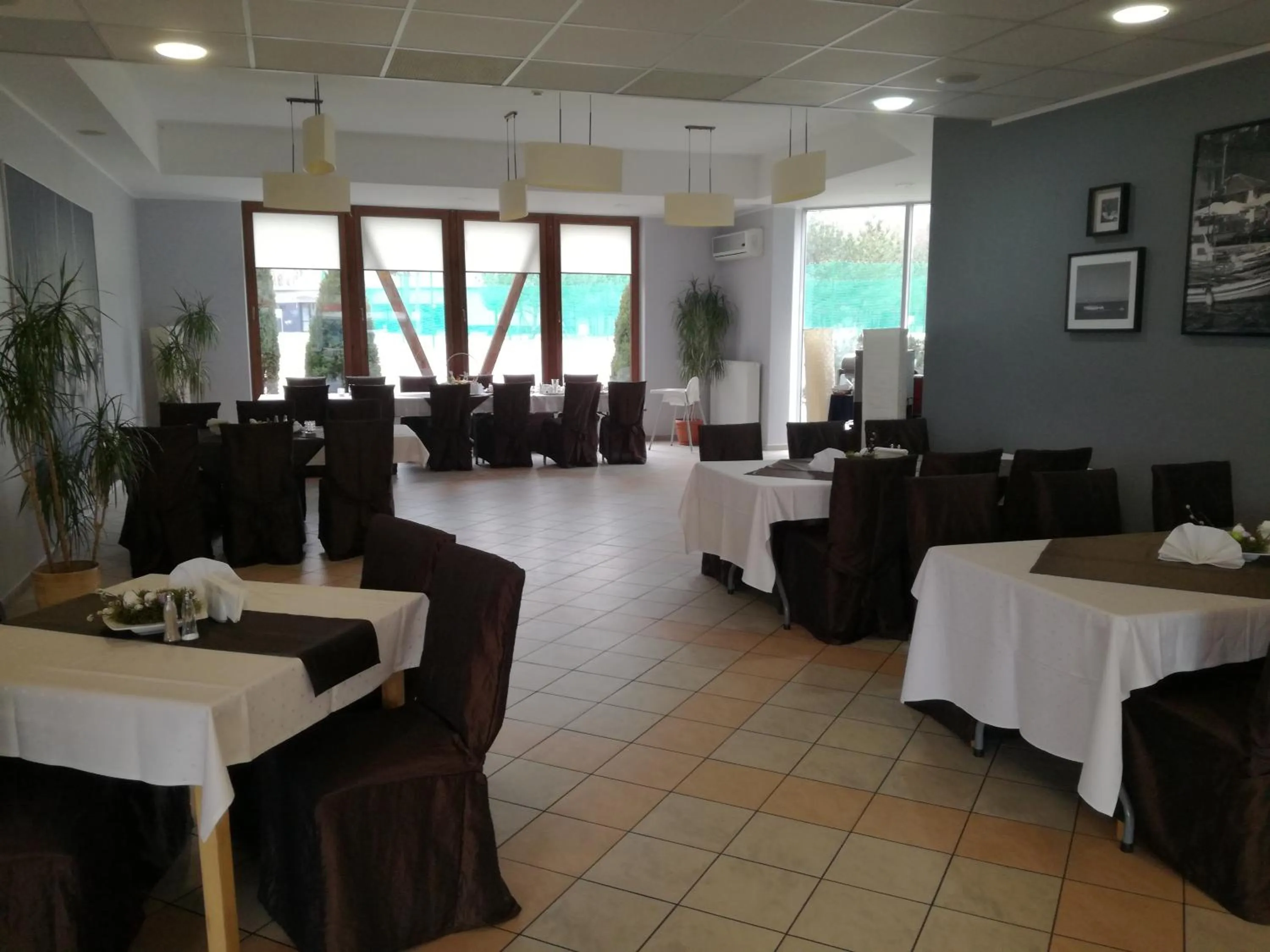 Restaurant/places to eat in Domki Letniskowe AZS Galion