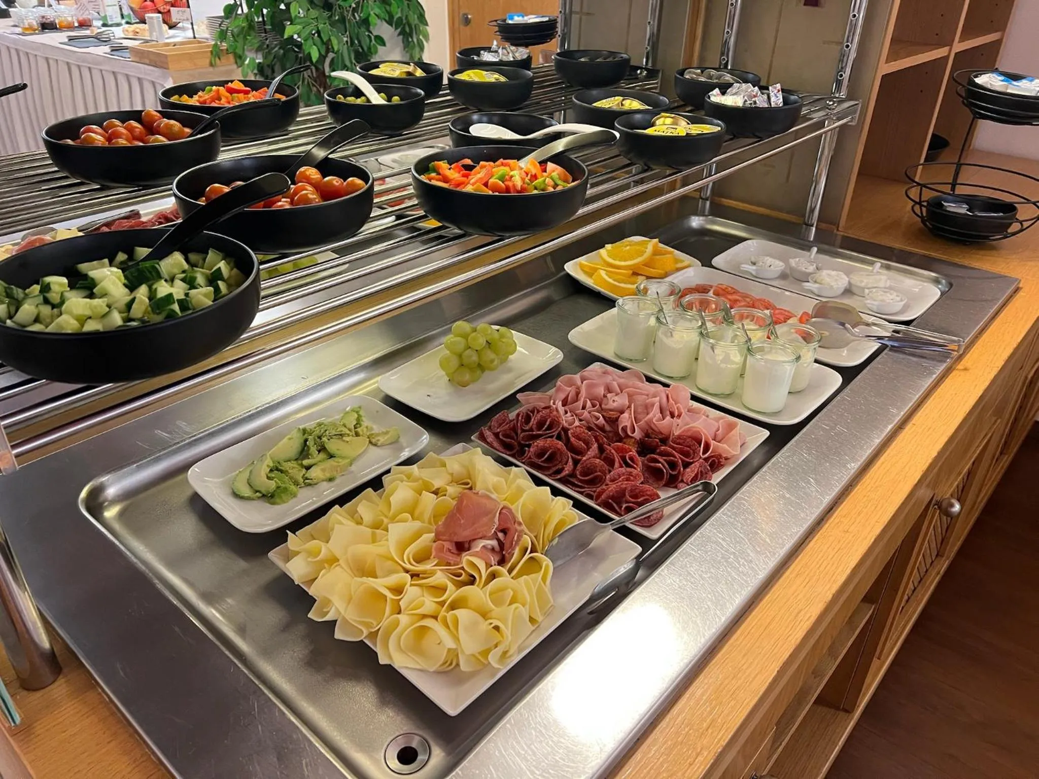 Restaurant/places to eat in Hotel Trinity