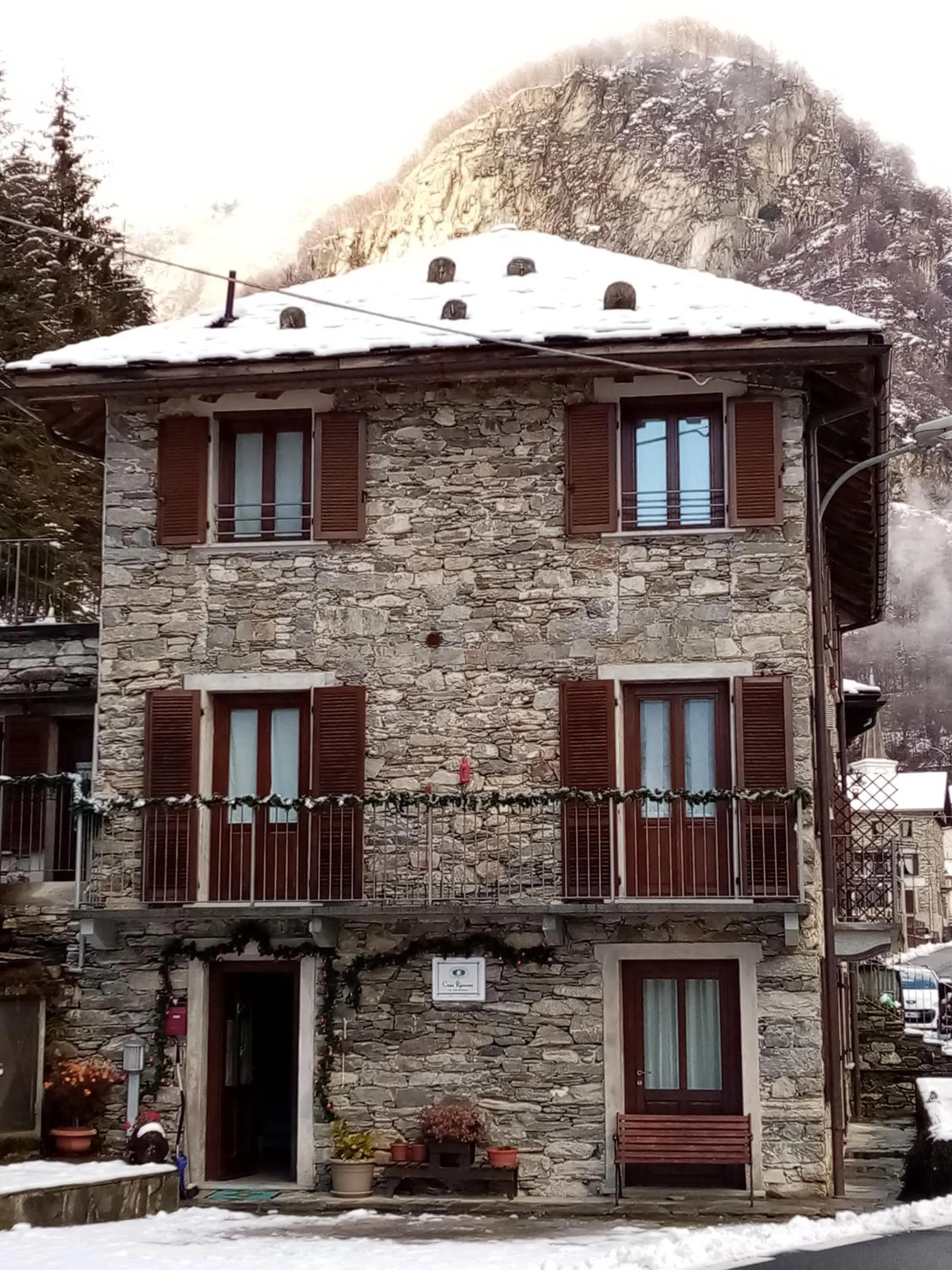 Property building in Casa Rimasco