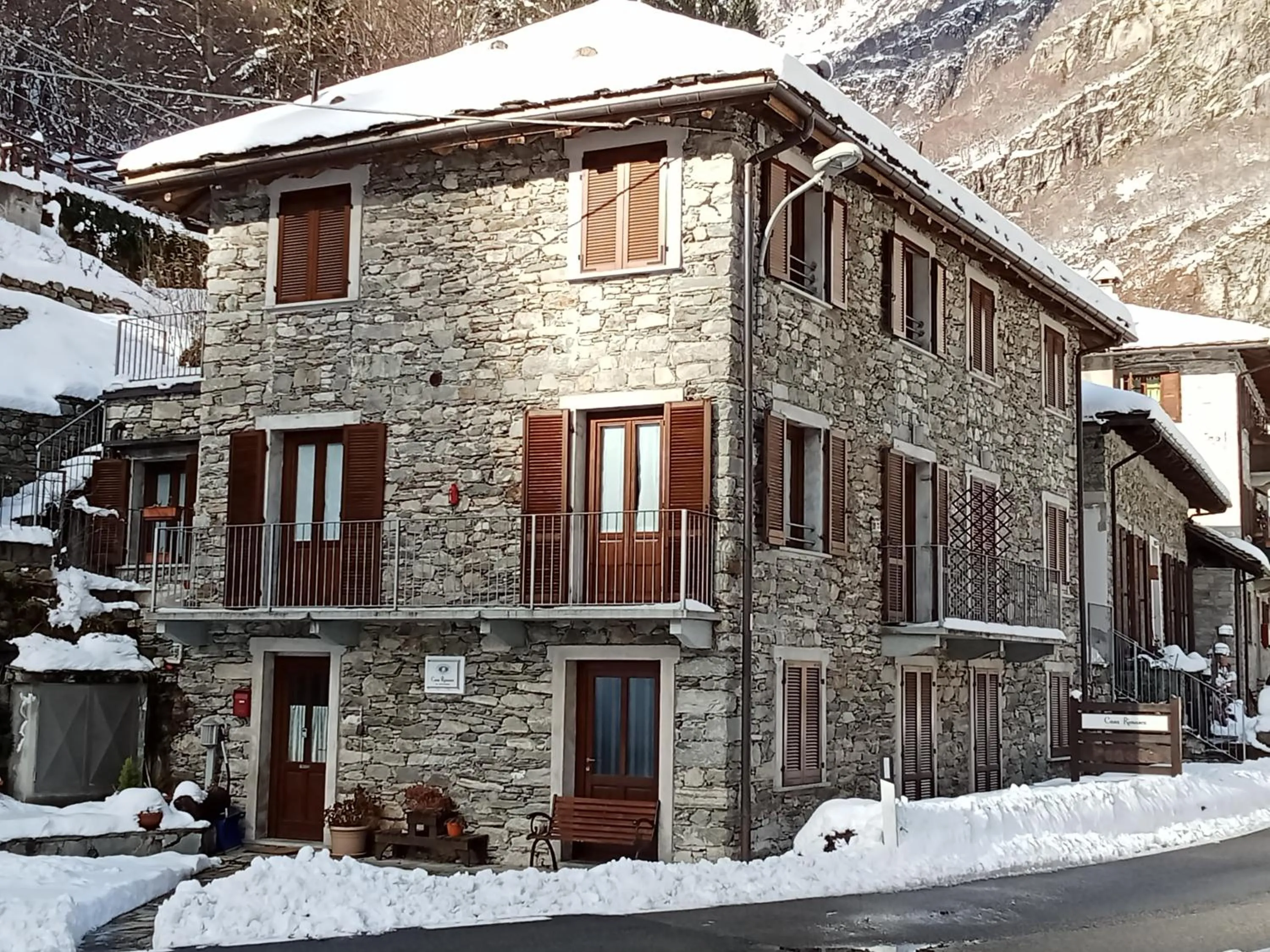 Property building in Casa Rimasco