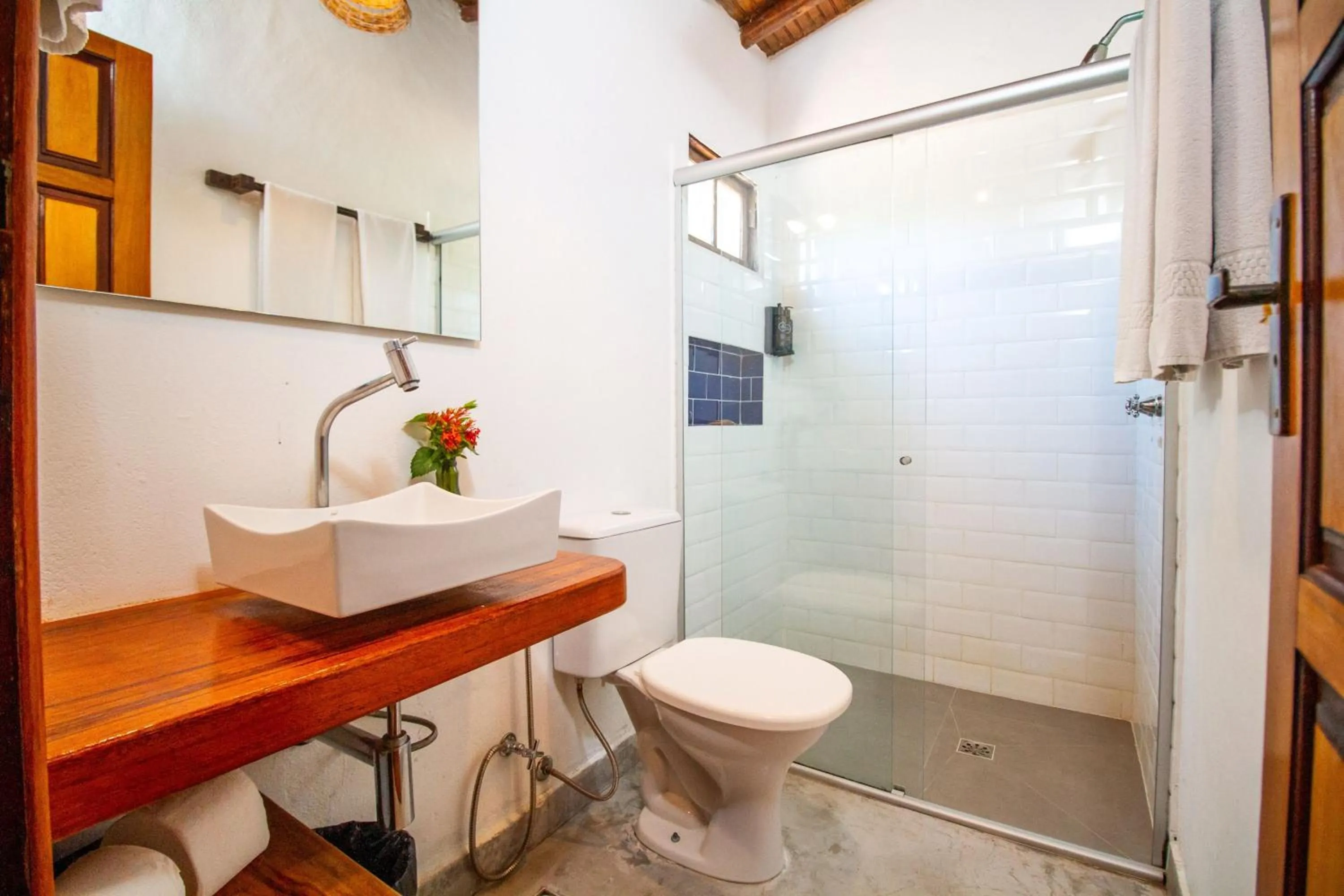 Shower in Travel Inn Pousadas & Beach Club Trancoso