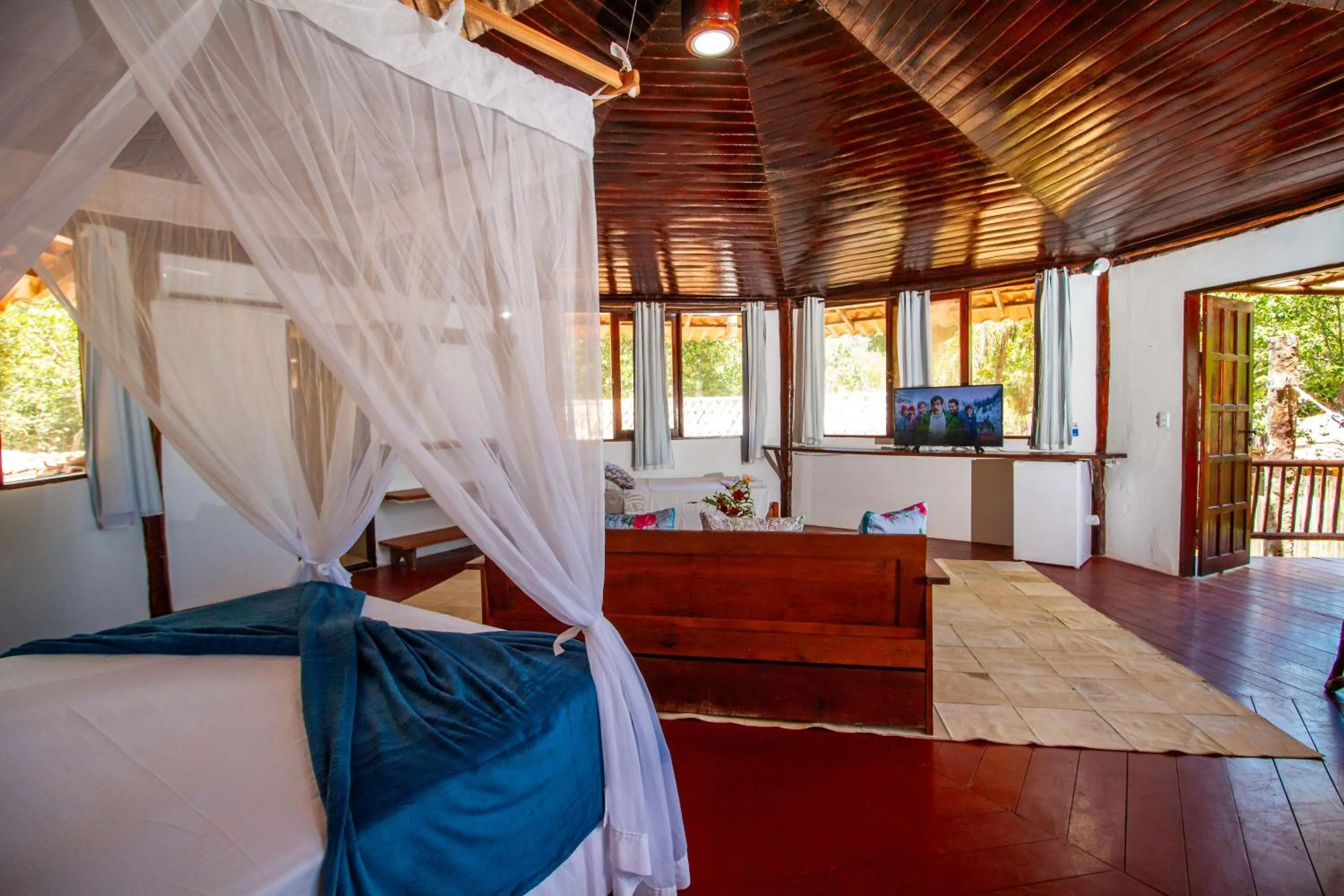 Living room, Bed in Travel Inn Pousadas & Beach Club Trancoso