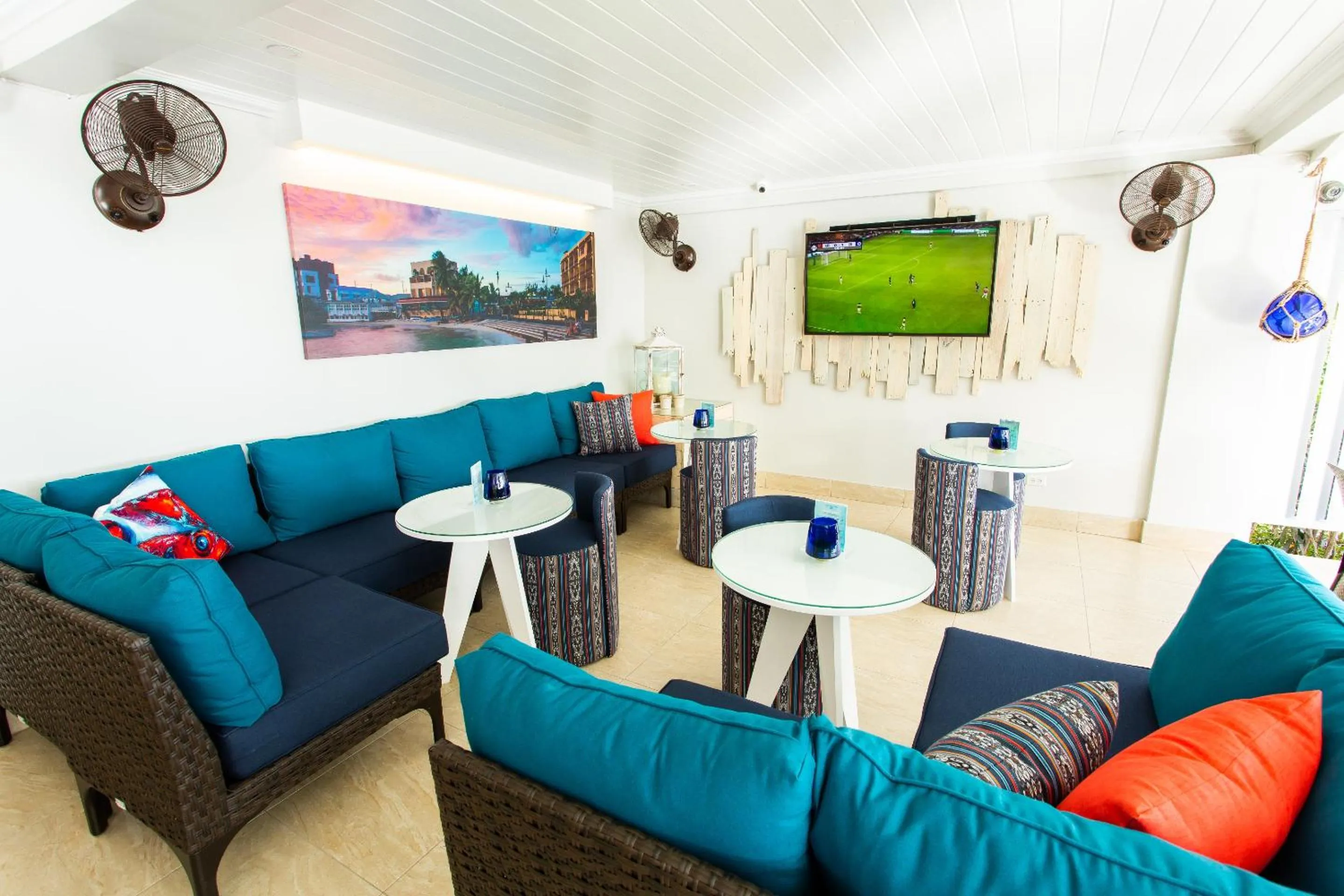 Communal lounge/ TV room in Yellow Bird Hotel