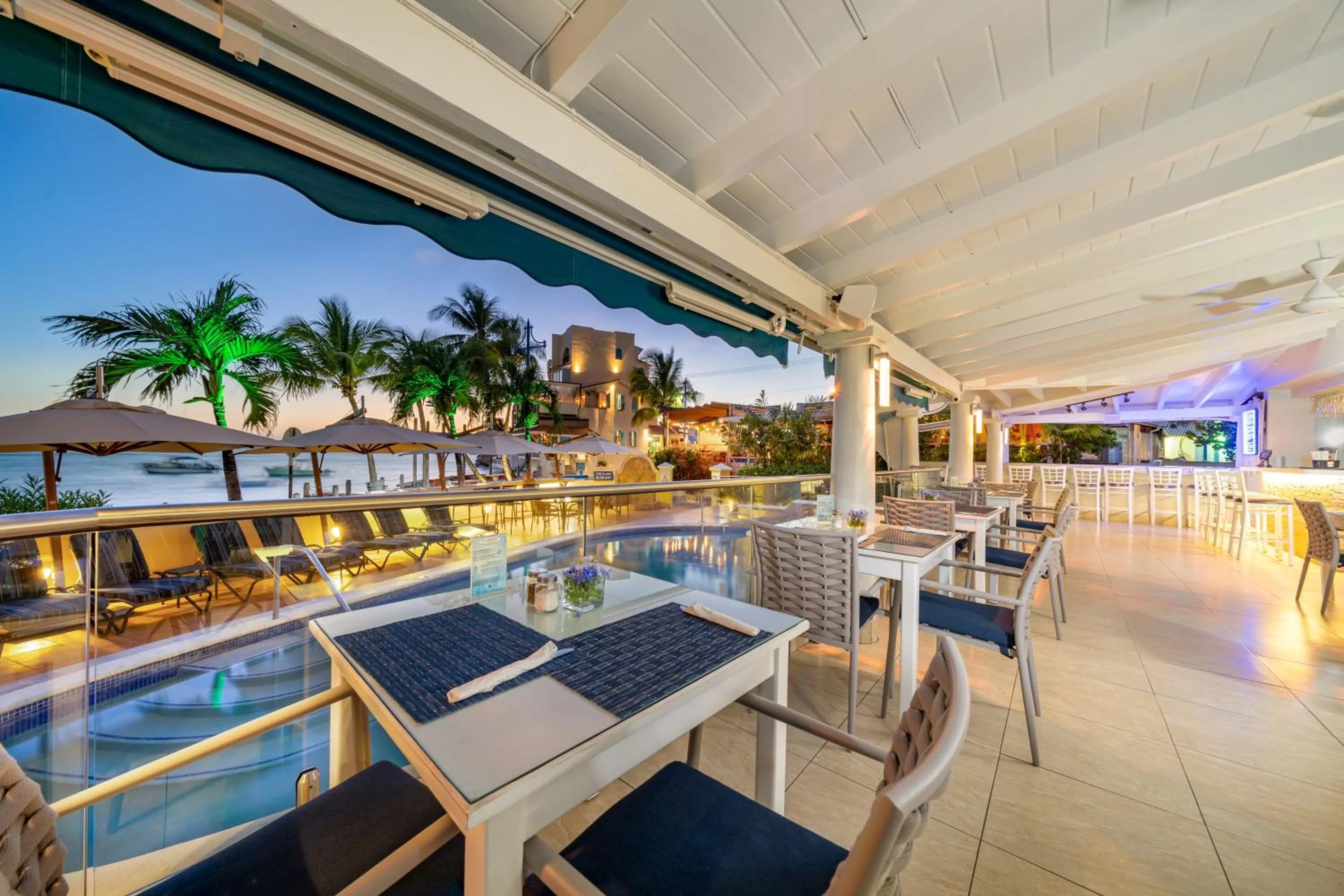 Restaurant/places to eat in Yellow Bird Hotel