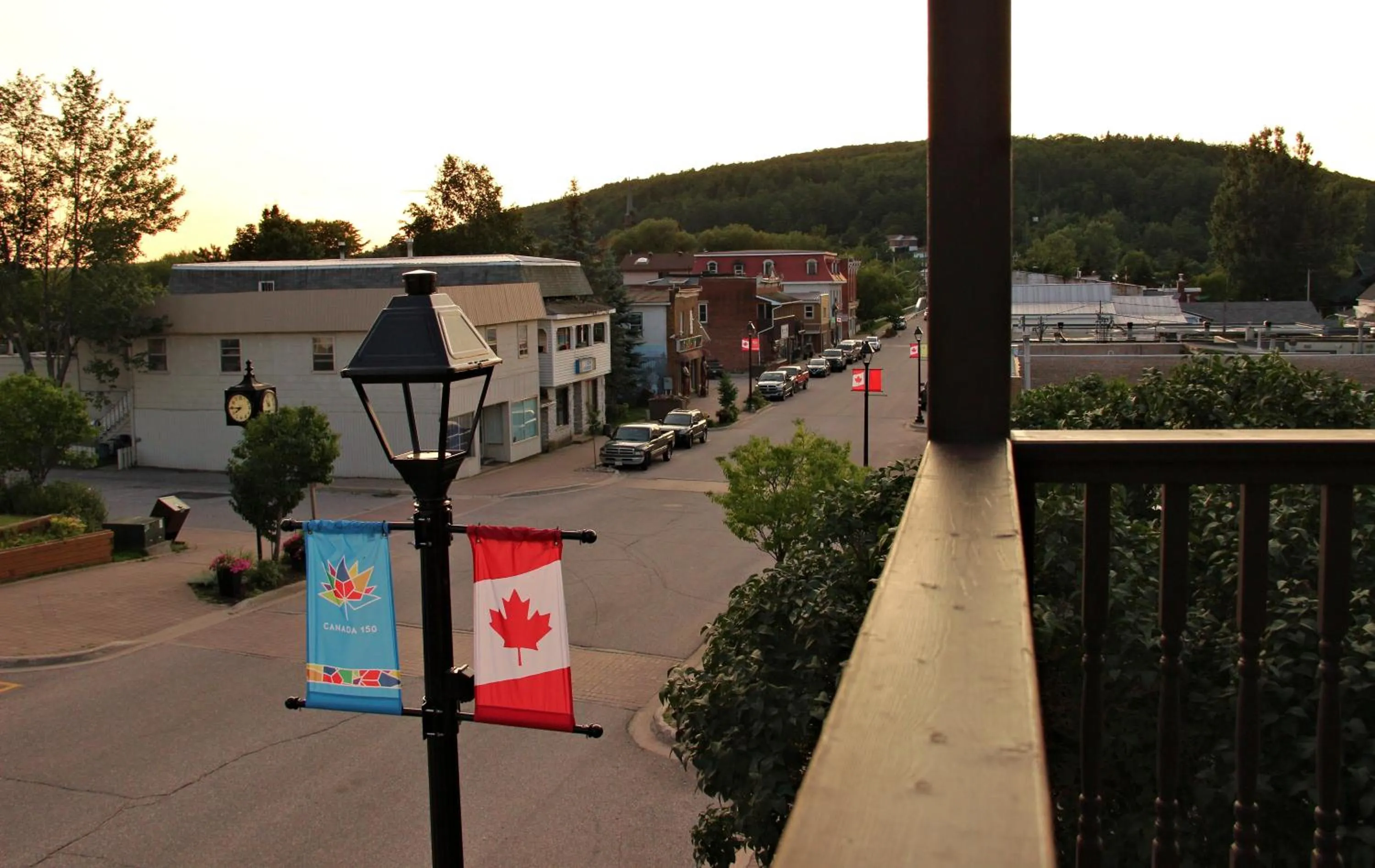 Property building in Le Voyageur Inn