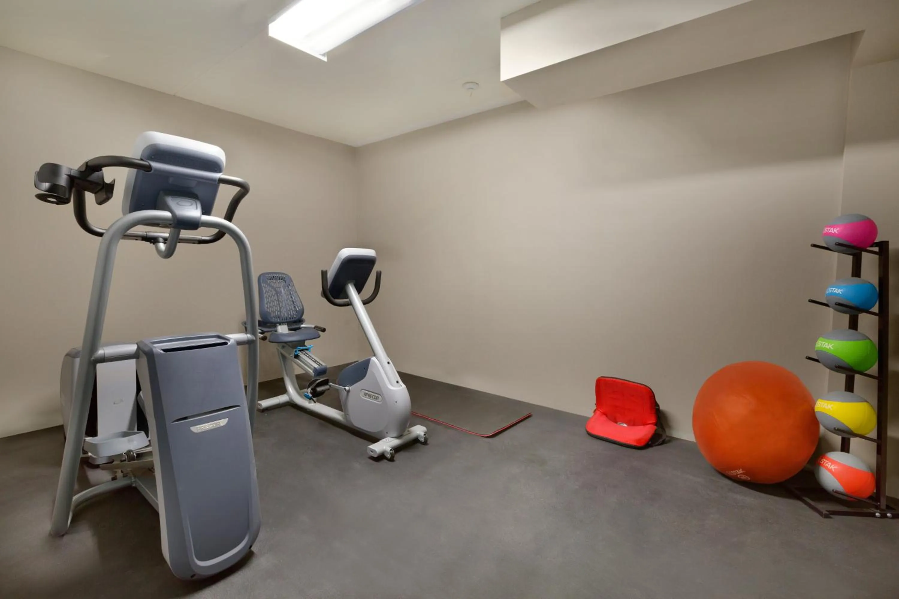 Fitness centre/facilities in Days Inn by Wyndham Stouffville