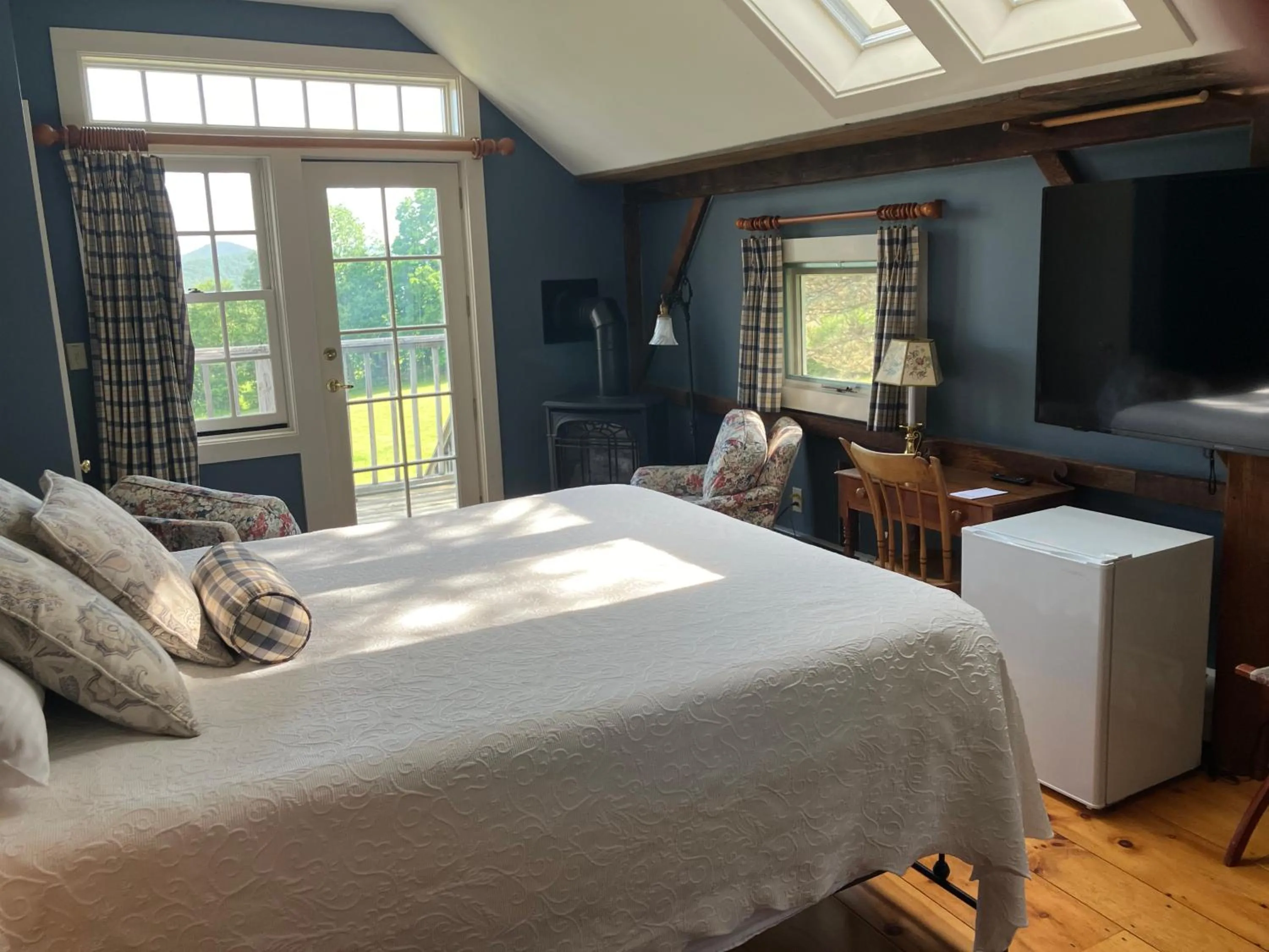 Bed in Windham Hill Inn