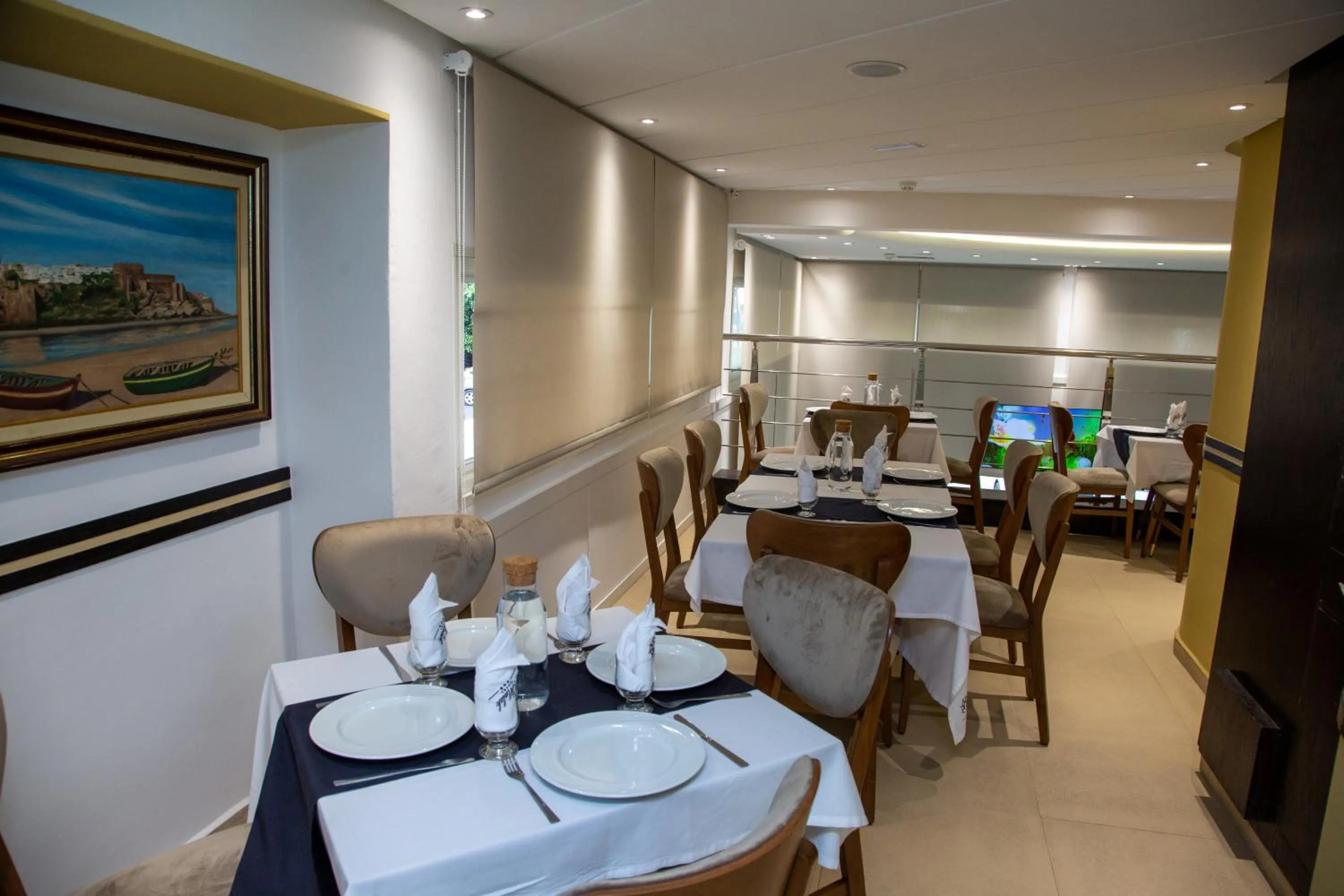 Restaurant/places to eat in Malak Hotel