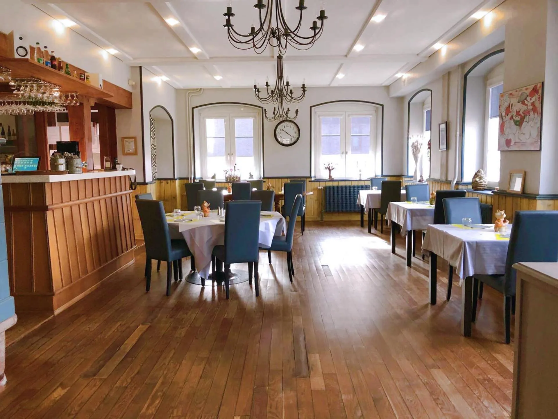 Restaurant/places to eat in logis hôtel restaurant Le rendez-vous des Copains