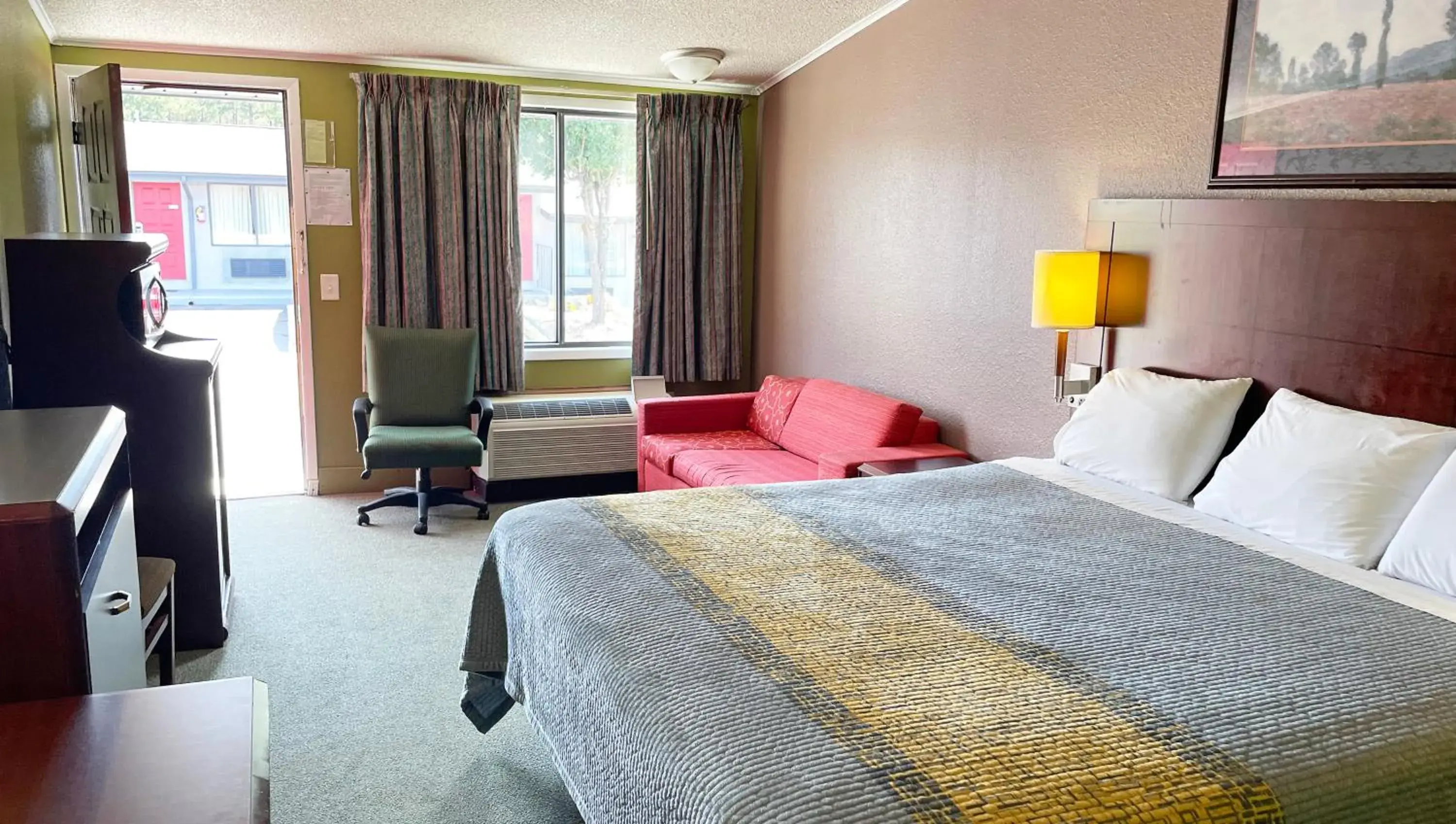 King Room - Disability Access in Express Inn Thomson King Room - Disability Access in Express Inn Thomson