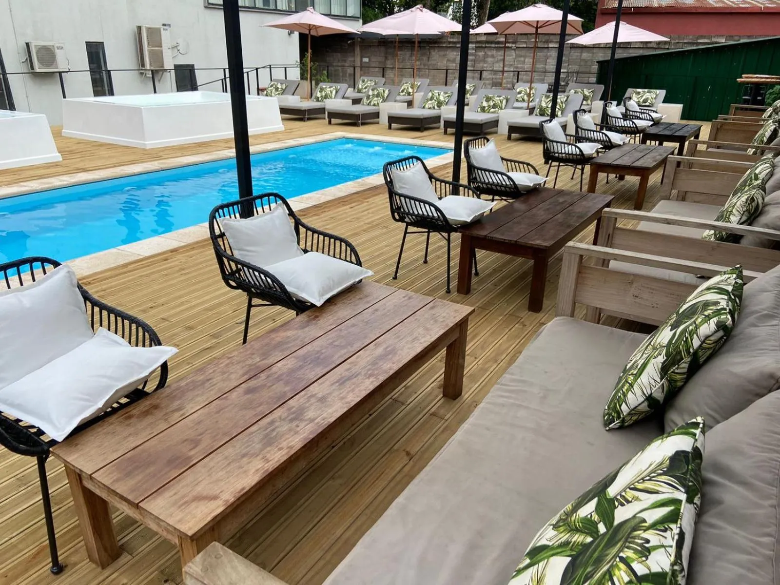 Swimming pool in O2 Hotel Iguazu