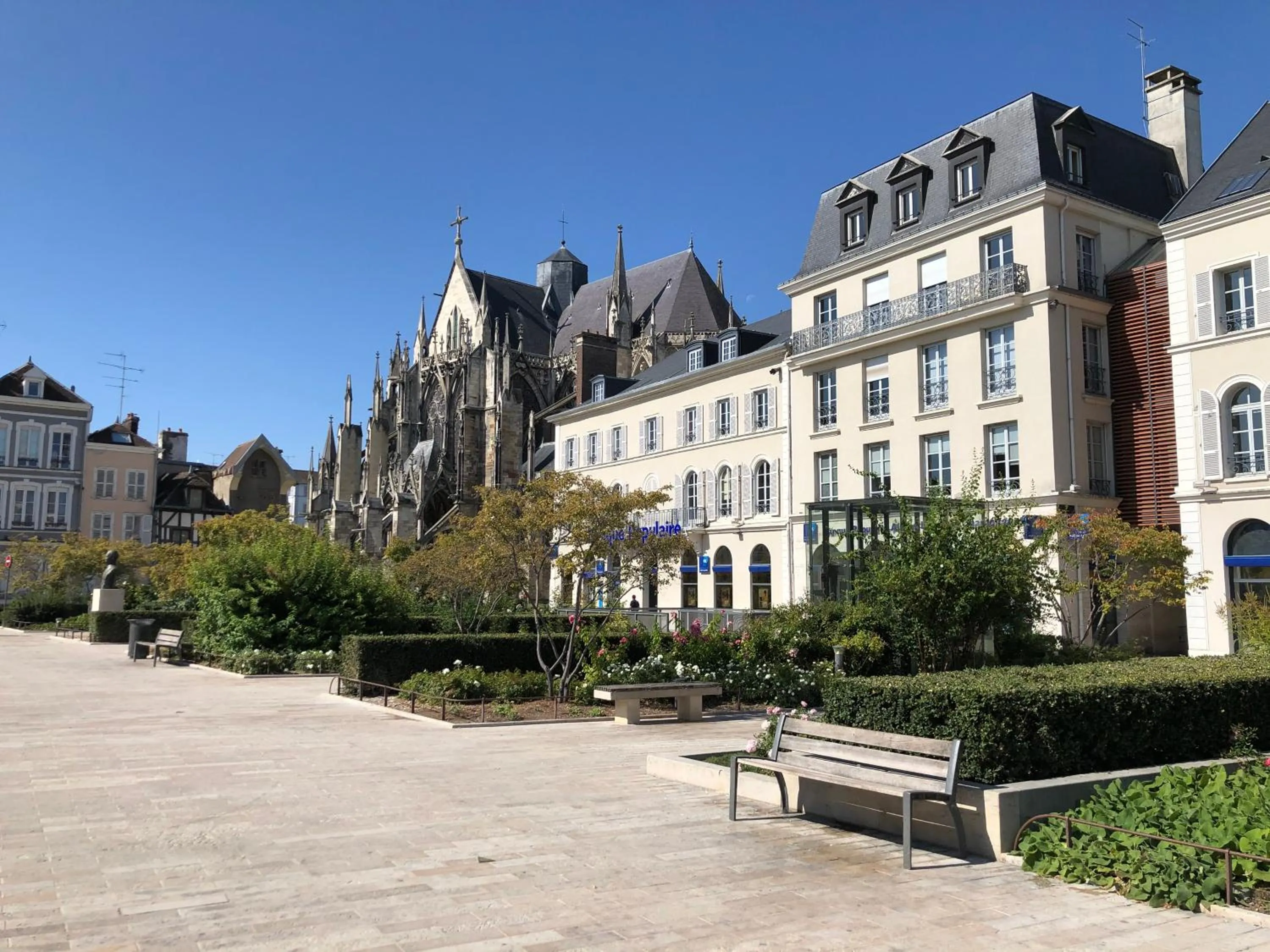 Off site in Le Charmant Zola Hyper Centre classé